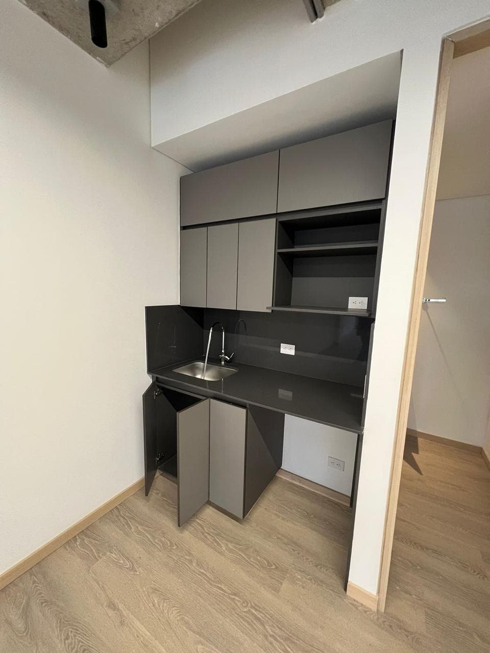 Oficina en arriendo en Las Palmas, Envigado — foto 2 de 12