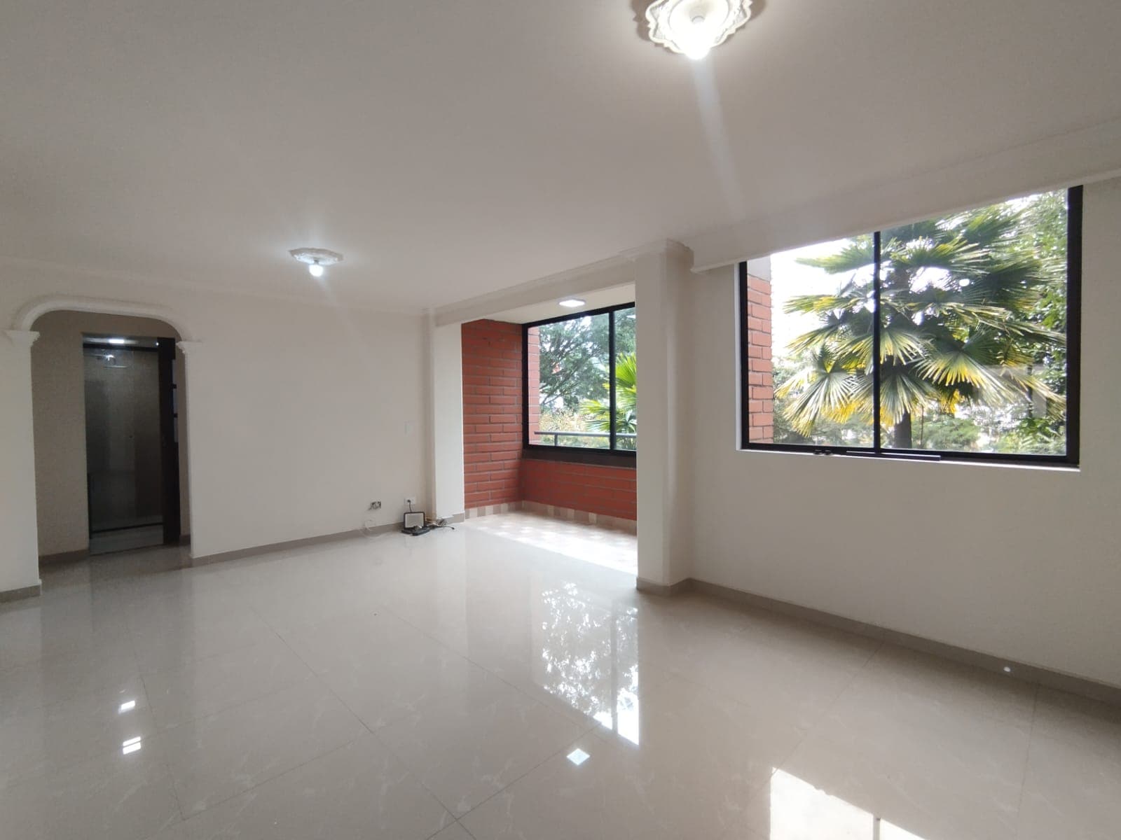 Apartamento en arriendo en Loma del Indio, El Poblado, Medellín — foto 1 de 20