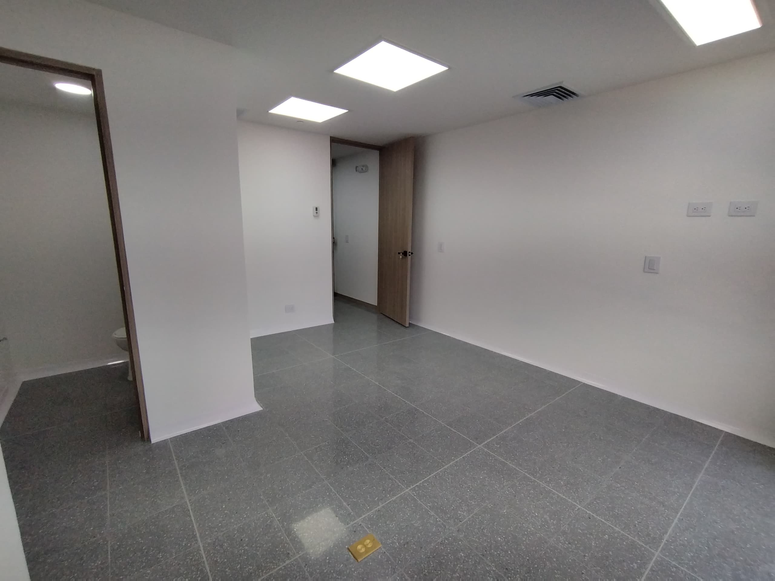 Consultorio en arriendo en San Diego, El Poblado, Medellín — foto 2 de 6