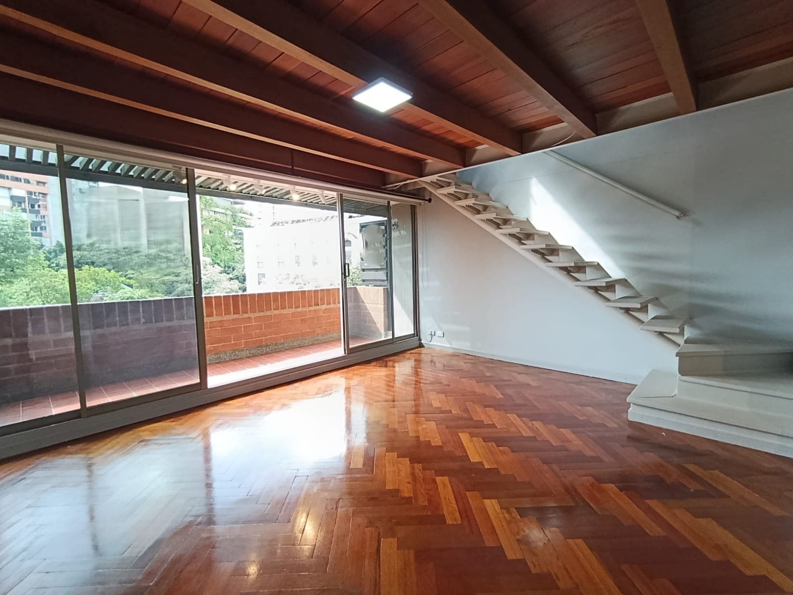 Apartaestudio en arriendo en Lalinde, El Poblado, Medellín — foto 2 de 16