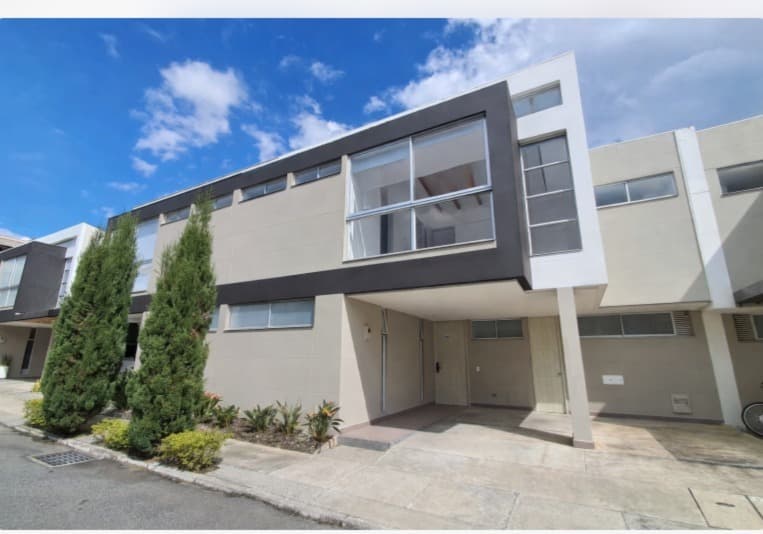 Casa Vivienda en arriendo en Gualanday, Rionegro — foto 1 de 20