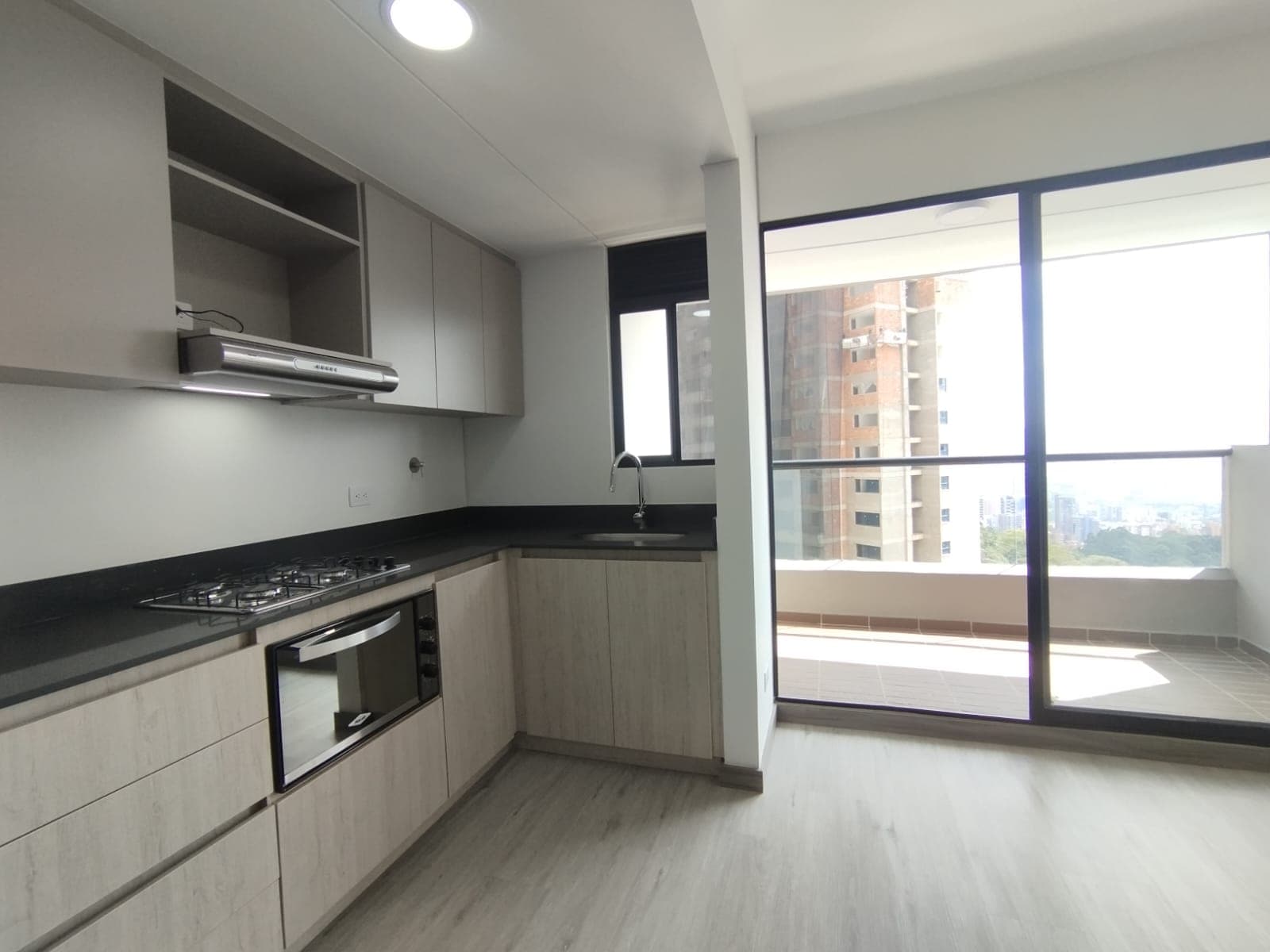 Apartamento en arriendo en Las Palmas, Centro, Medellín — foto 1 de 17
