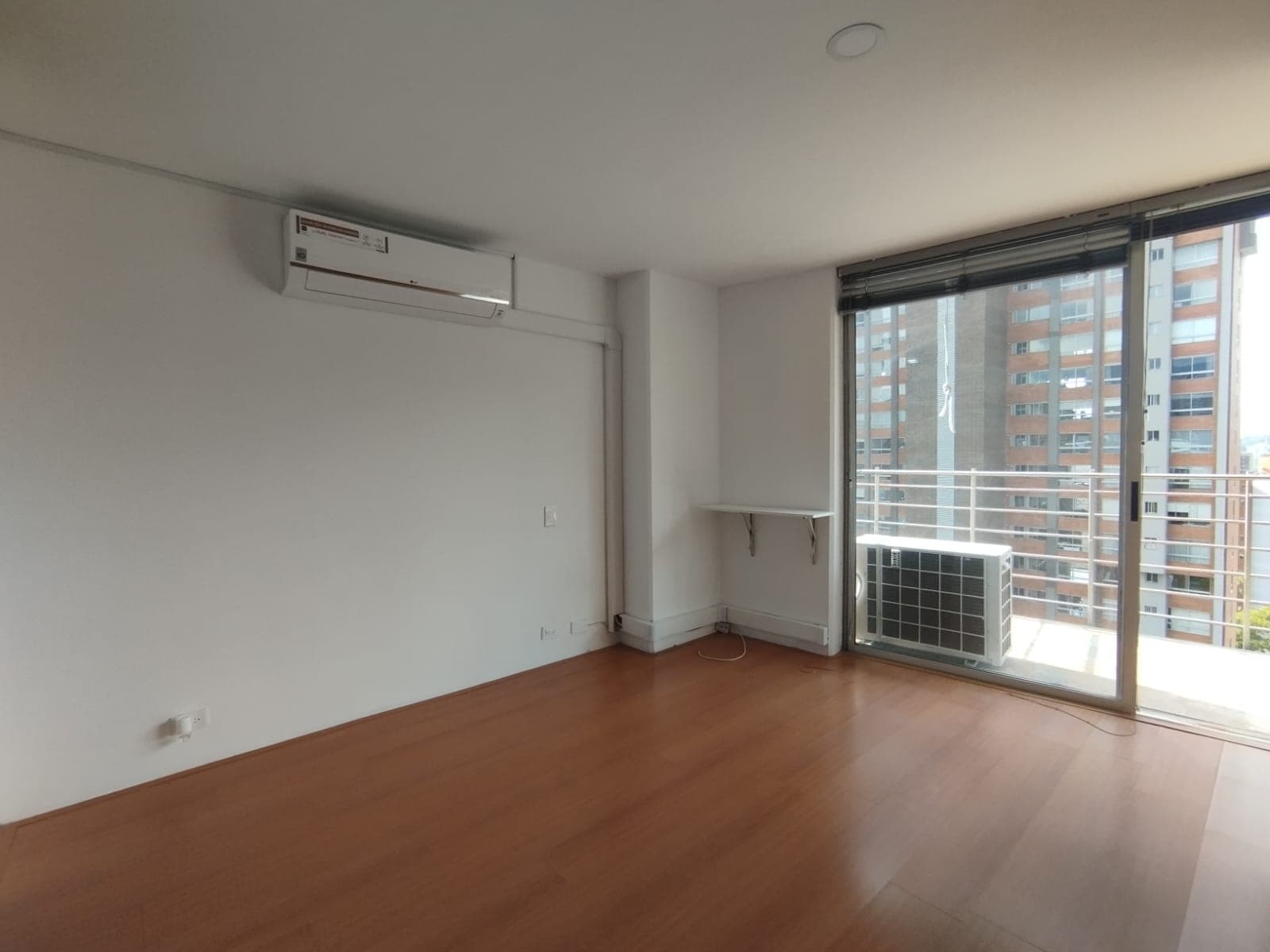 Apartaestudio en arriendo en El Tesoro, El Poblado, Medellín — foto 3 de 17