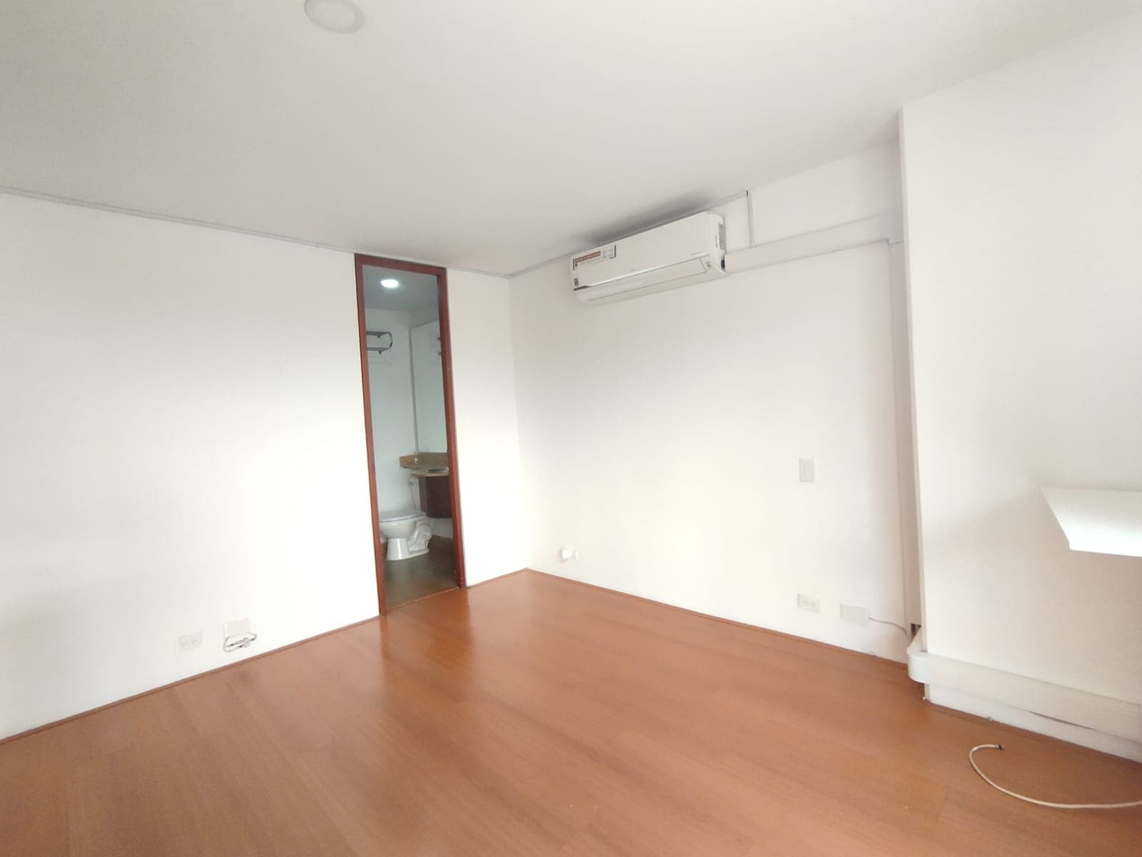 Apartaestudio en arriendo en El Tesoro, El Poblado, Medellín — foto 4 de 17