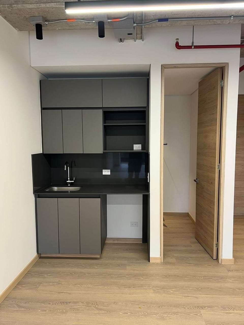 Oficina en arriendo en Las Palmas, Envigado — foto 5 de 12