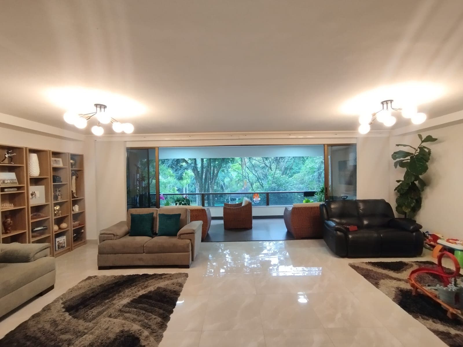 Apartamento en arriendo en Patio Bonito, El Poblado, Medellín — foto 1 de 20