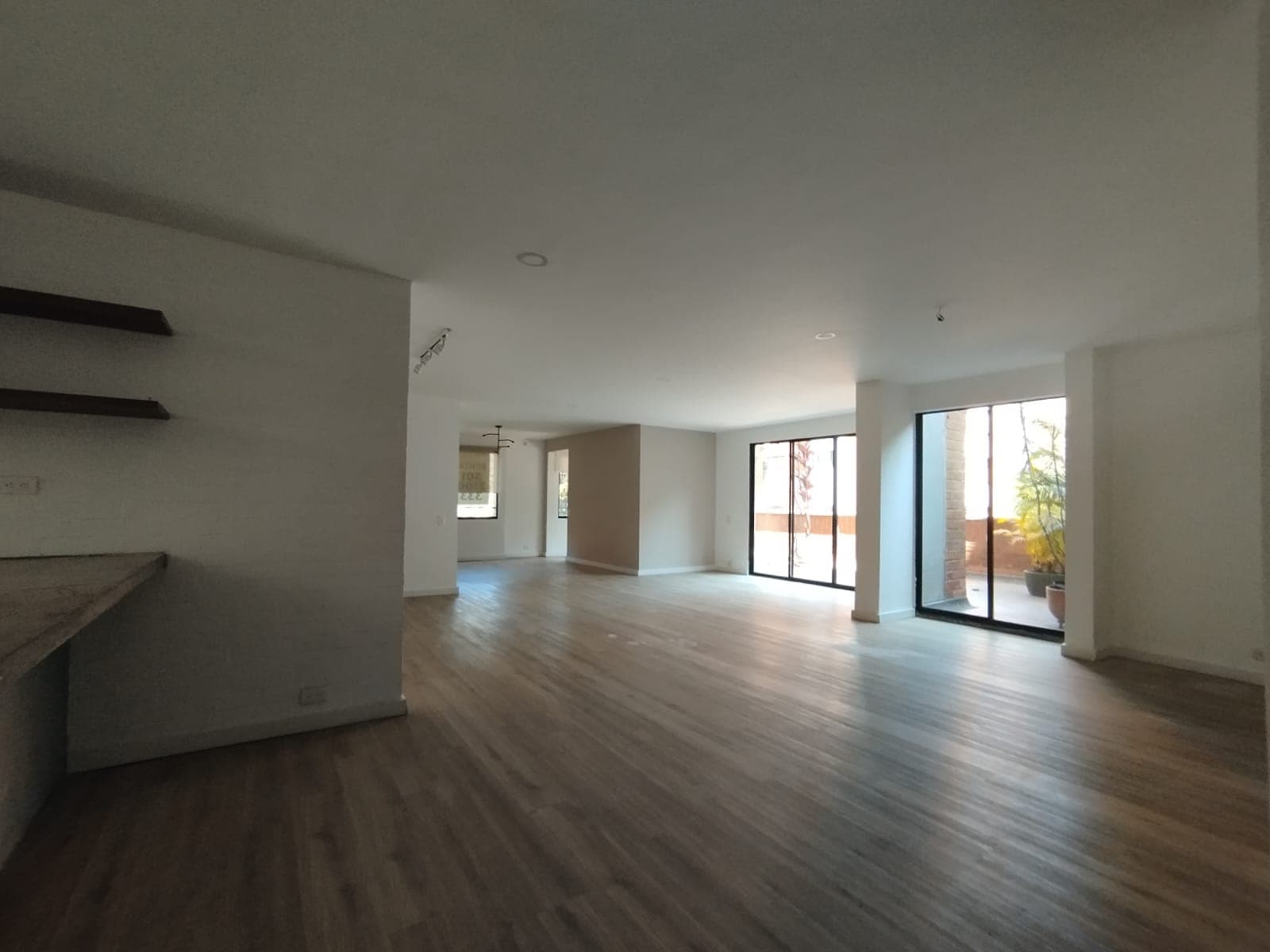 Apartamento en arriendo en El Tesoro, El Poblado, Medellín — foto 3 de 20