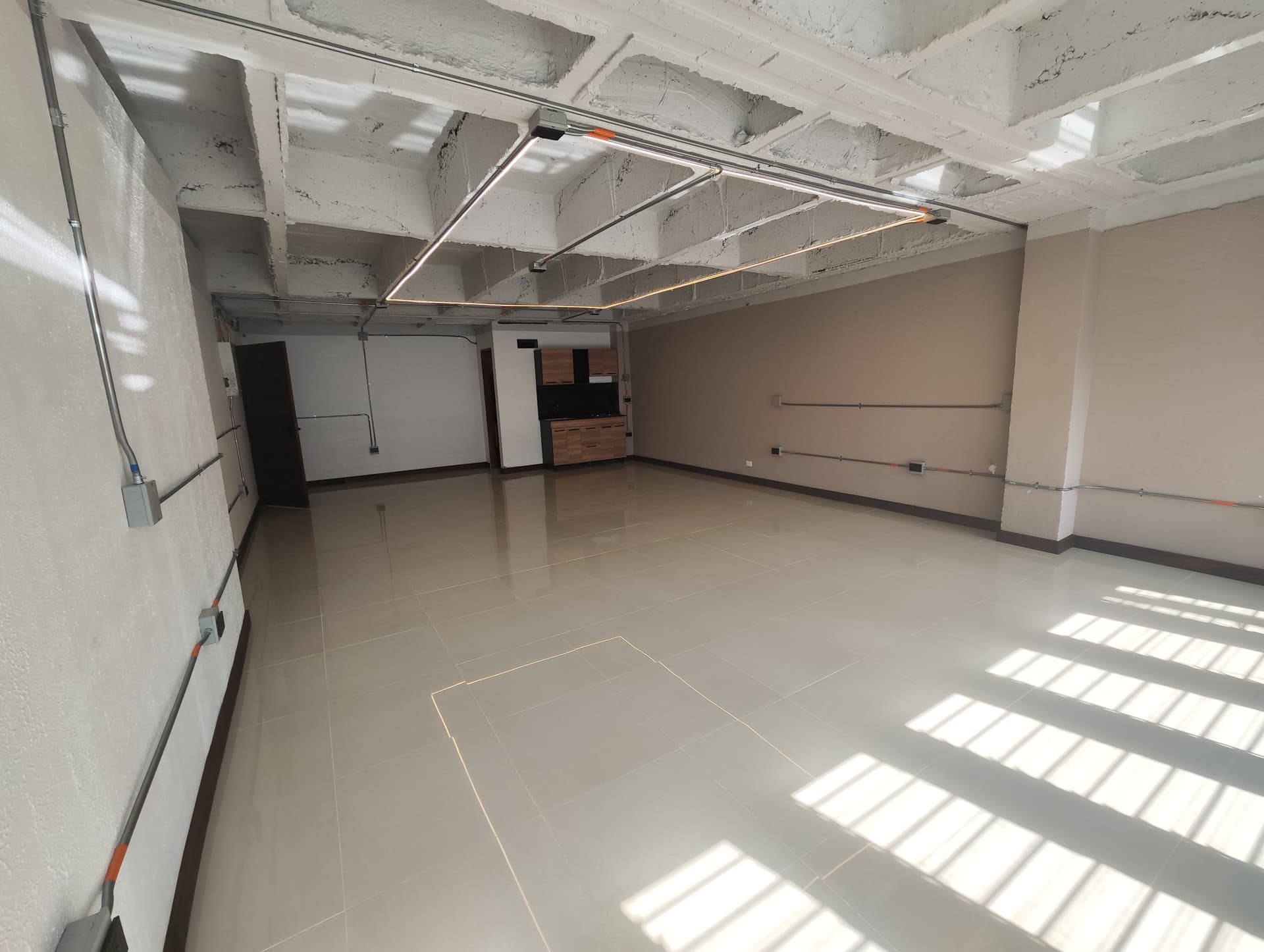 Local en arriendo en Perpetuo Socorro, Centro, Medellín — foto 1 de 8