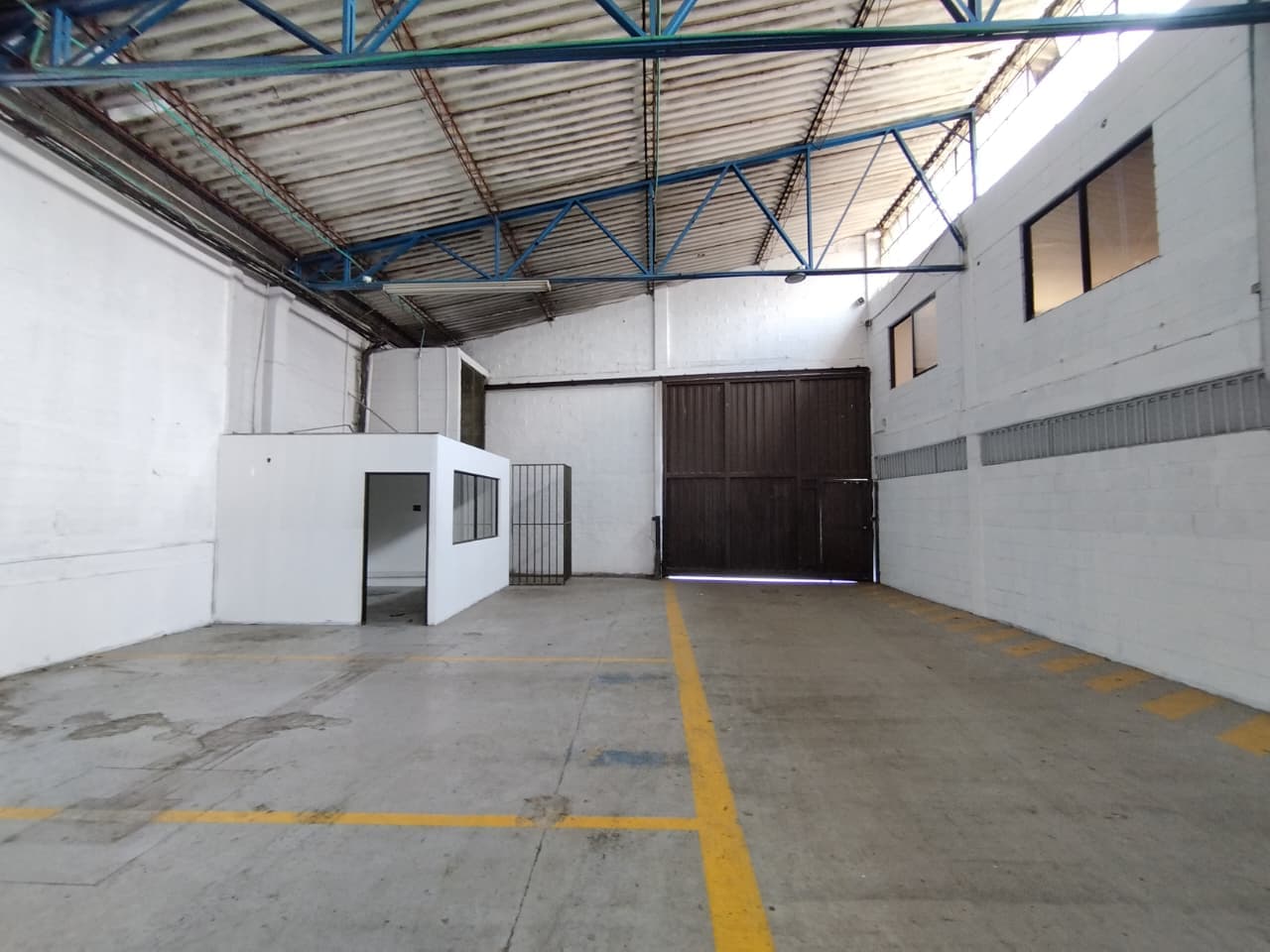Bodega en arriendo en Santa Cruz, Itagui — foto 3 de 16
