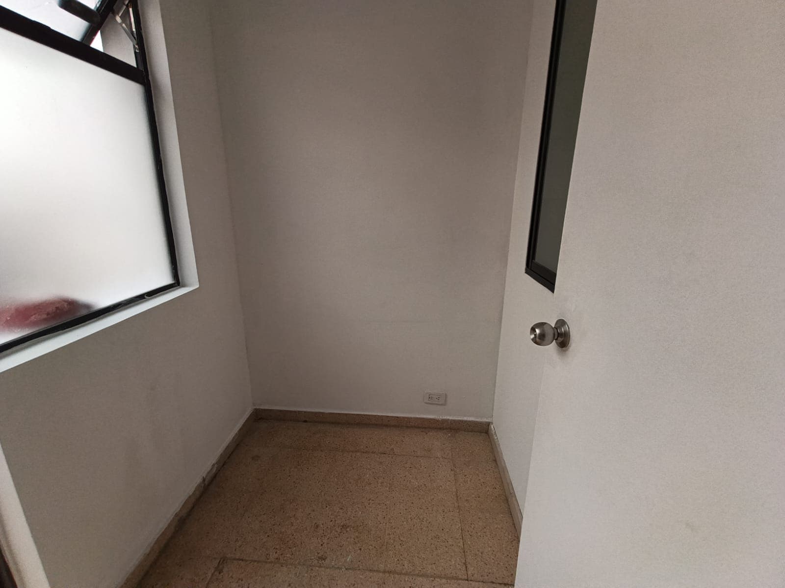 Casa Comercial en arriendo en La Castellana, Laureles, Medellín — foto 2 de 20