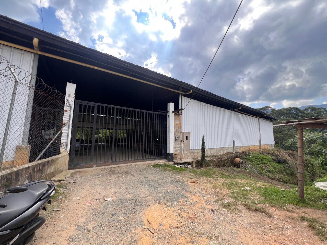 Bodega en arriendo en La Tablaza, La Estrella — foto 1 de 16
