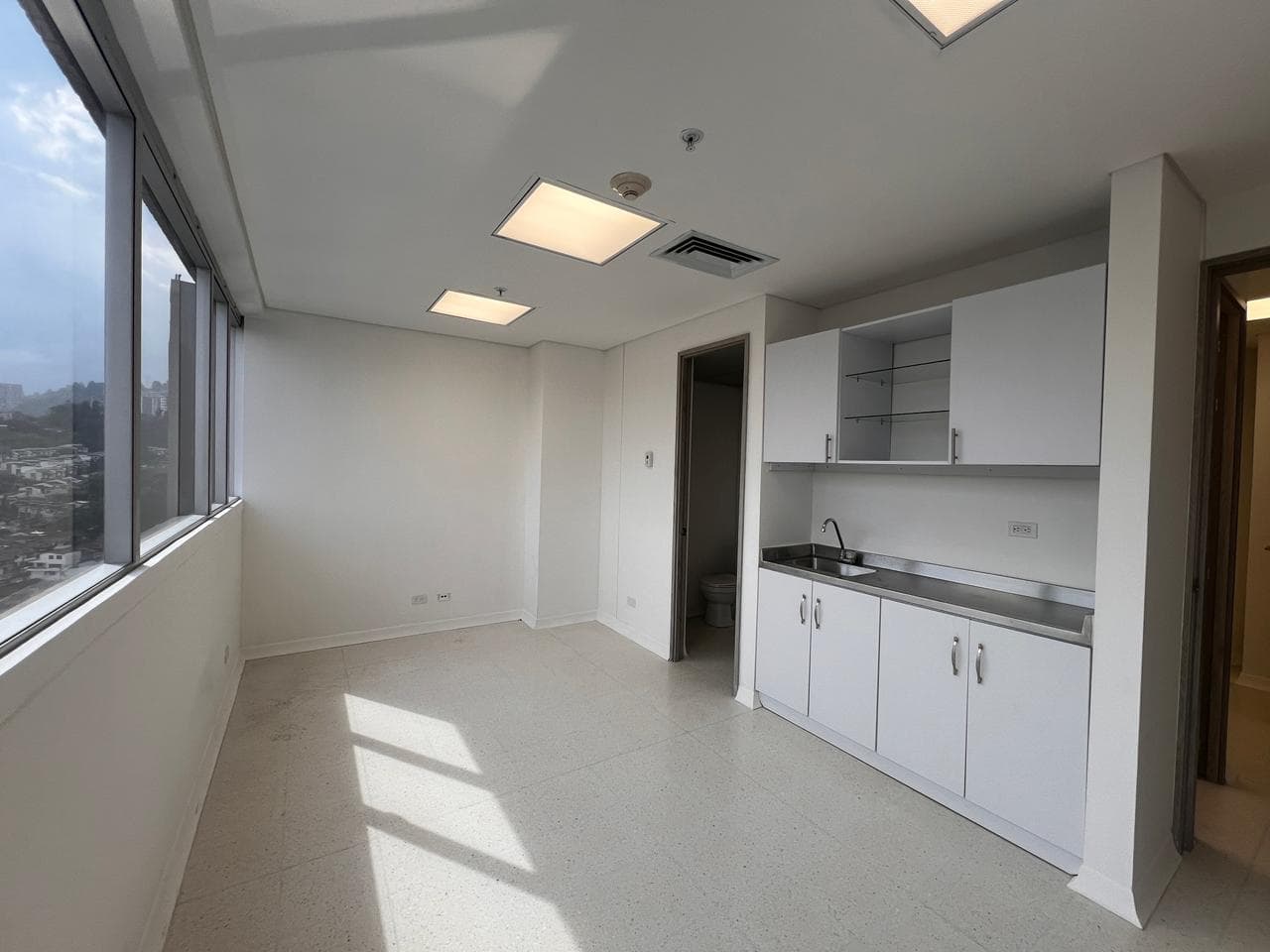 Consultorio en arriendo en Mayorca, Sabaneta — foto 1 de 13