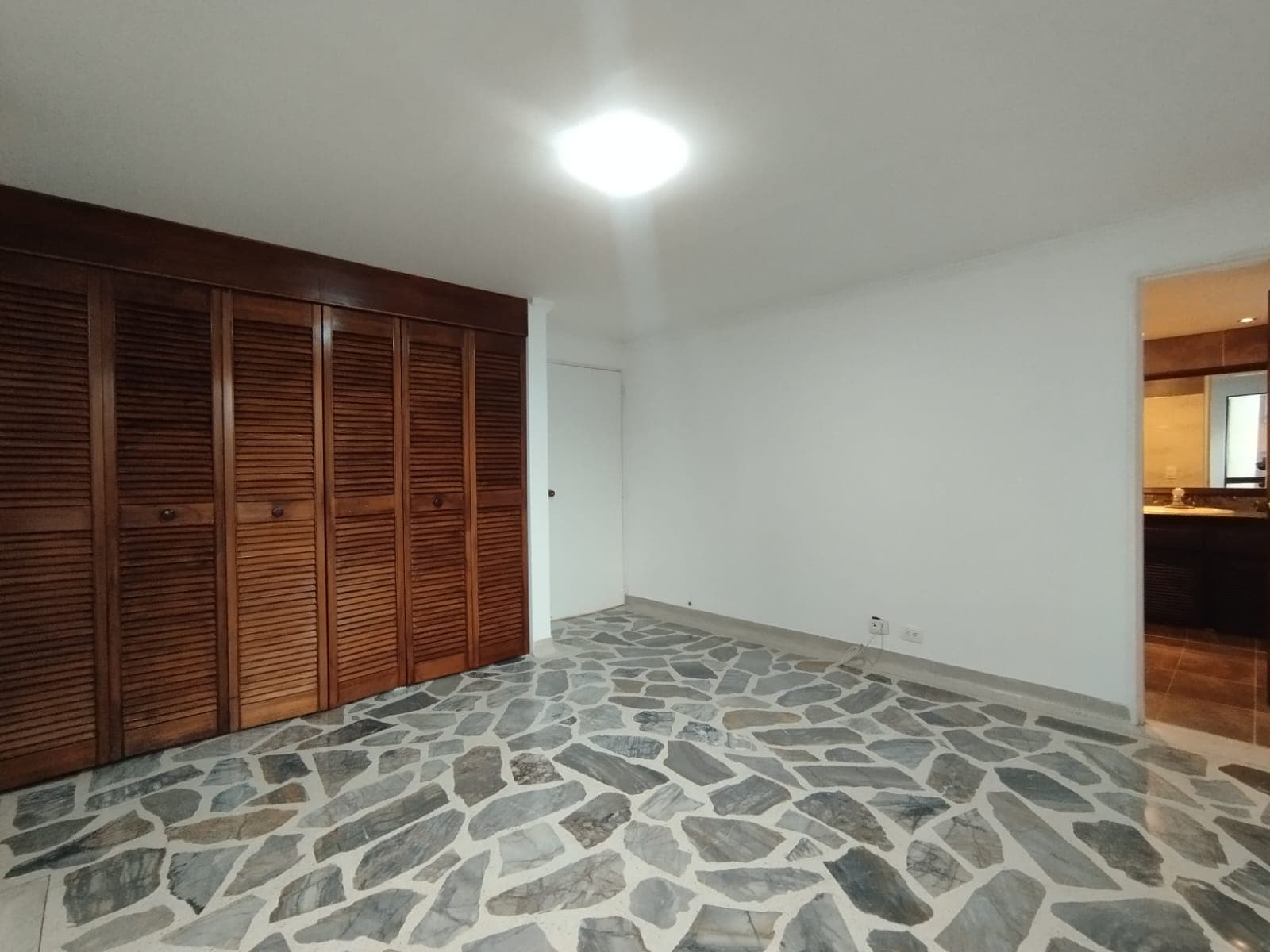 Apartamento en arriendo en Las Lomas, El Poblado, Medellín — foto 2 de 20