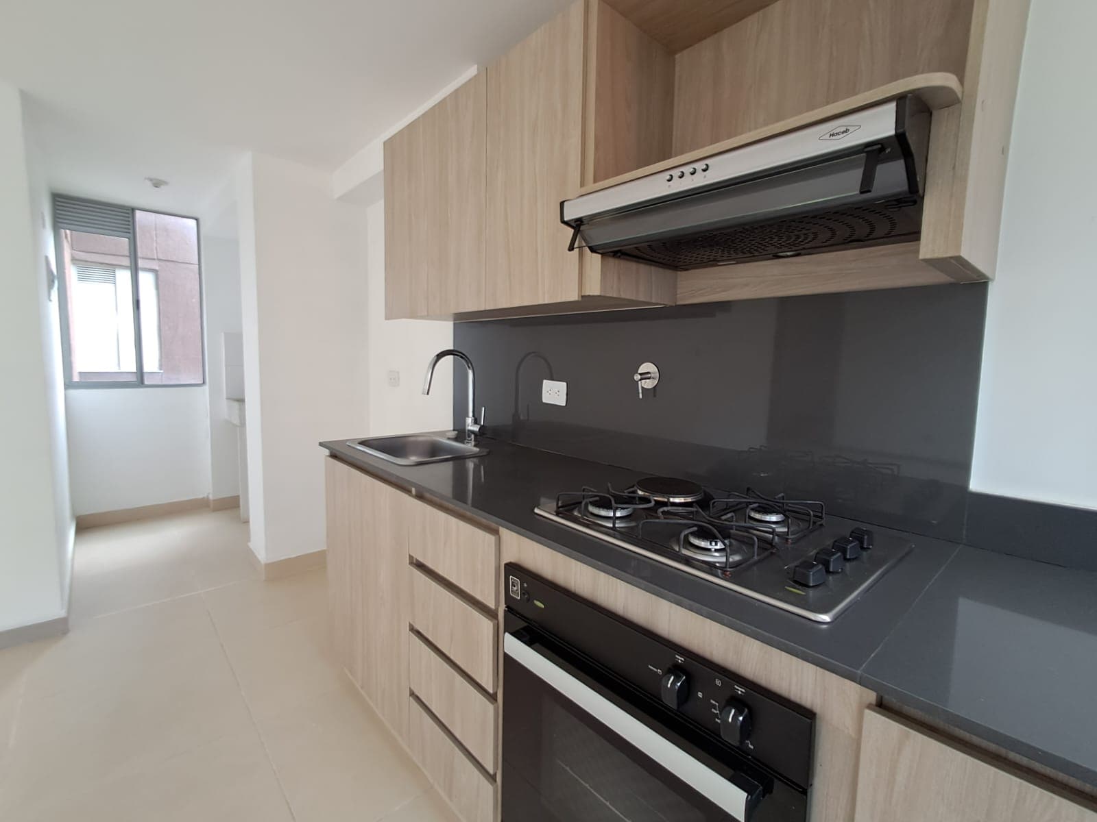 Apartamento en arriendo en La Cuenca, Envigado — foto 3 de 20