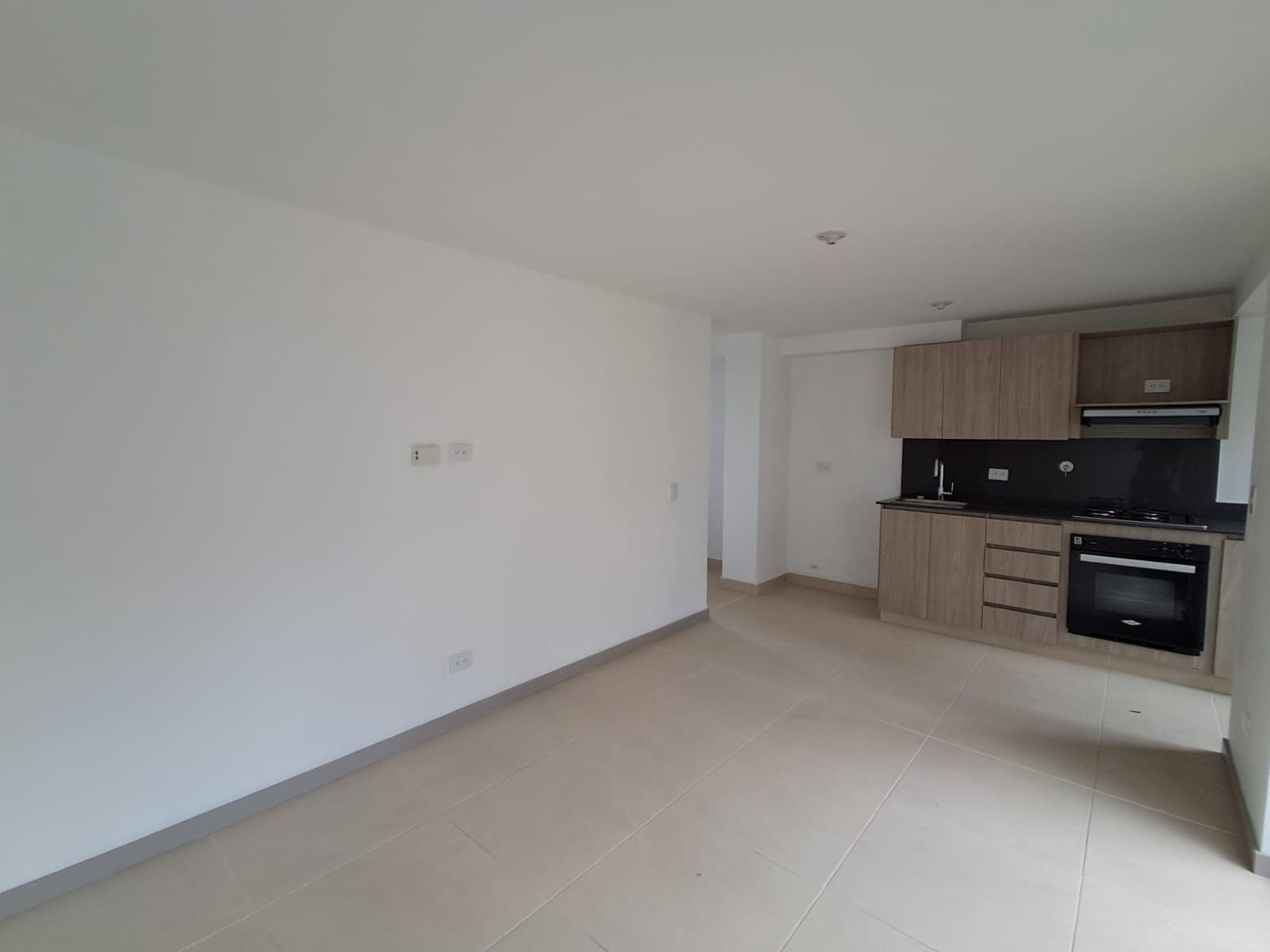 Apartamento en arriendo en La Cuenca, Envigado — foto 4 de 20