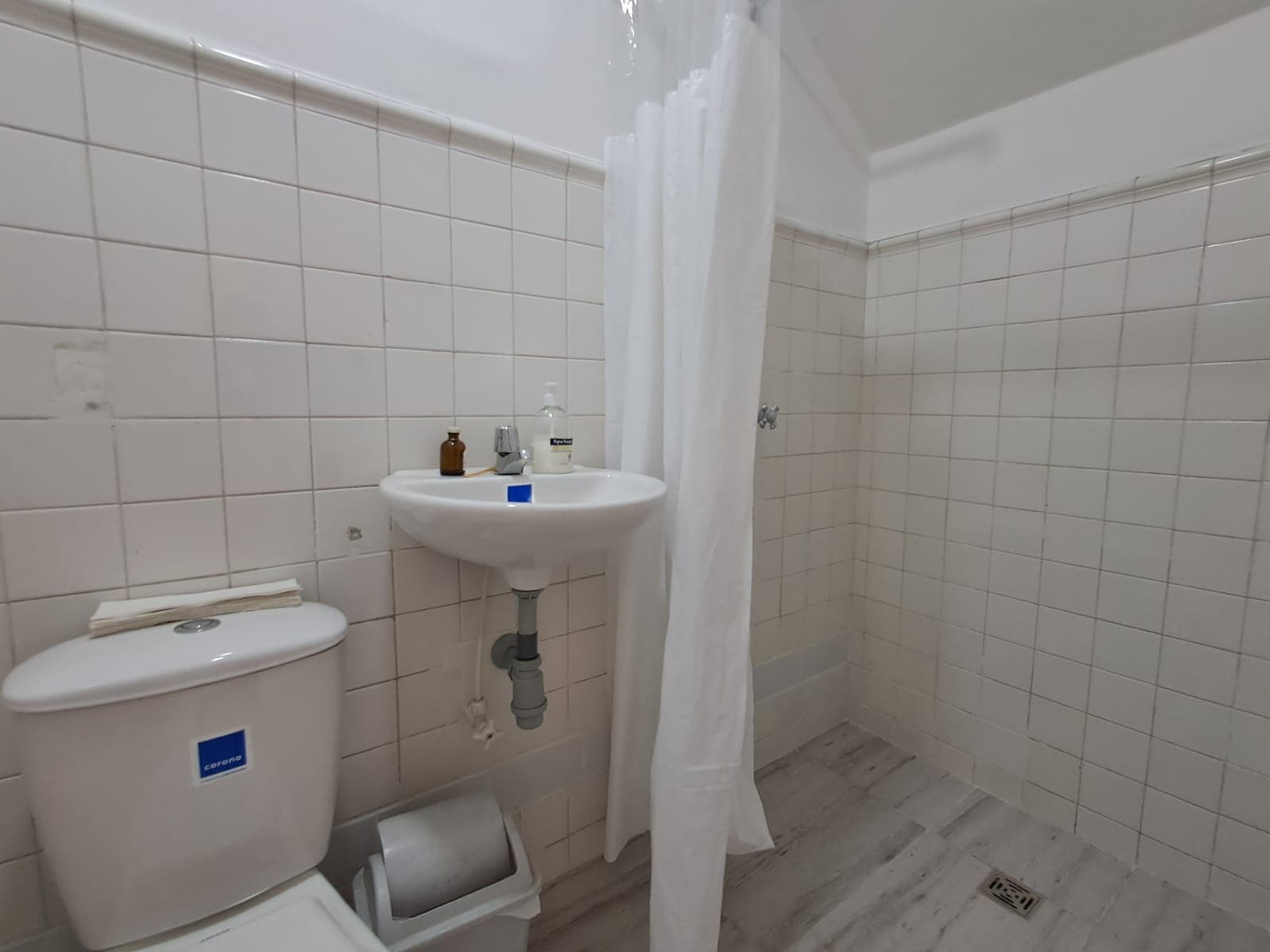 Casa Comercial en arriendo en El Nogal Los Almendros, Belen, Medellín — foto 3 de 20