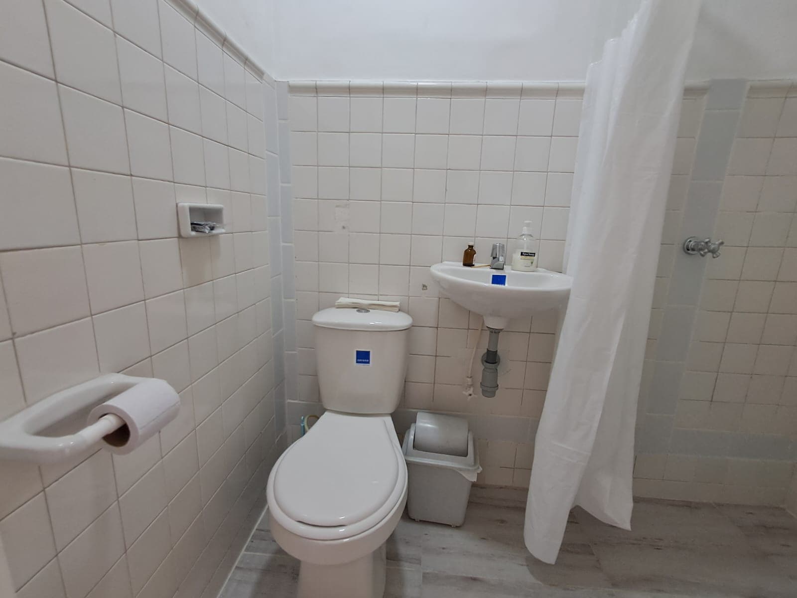 Casa Comercial en arriendo en El Nogal Los Almendros, Belen, Medellín — foto 4 de 20