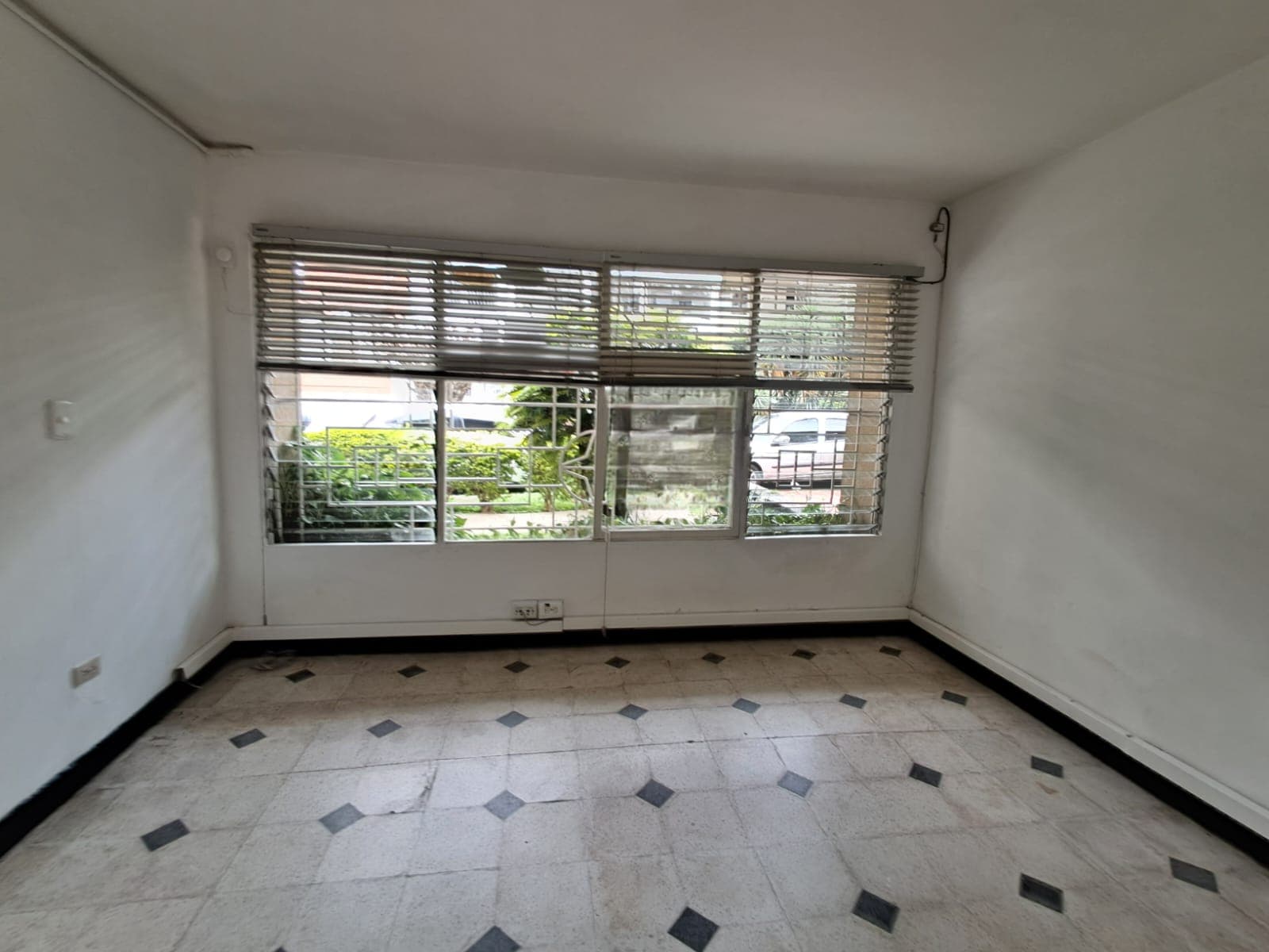 Casa Comercial en arriendo en El Nogal Los Almendros, Belen, Medellín — foto 5 de 20
