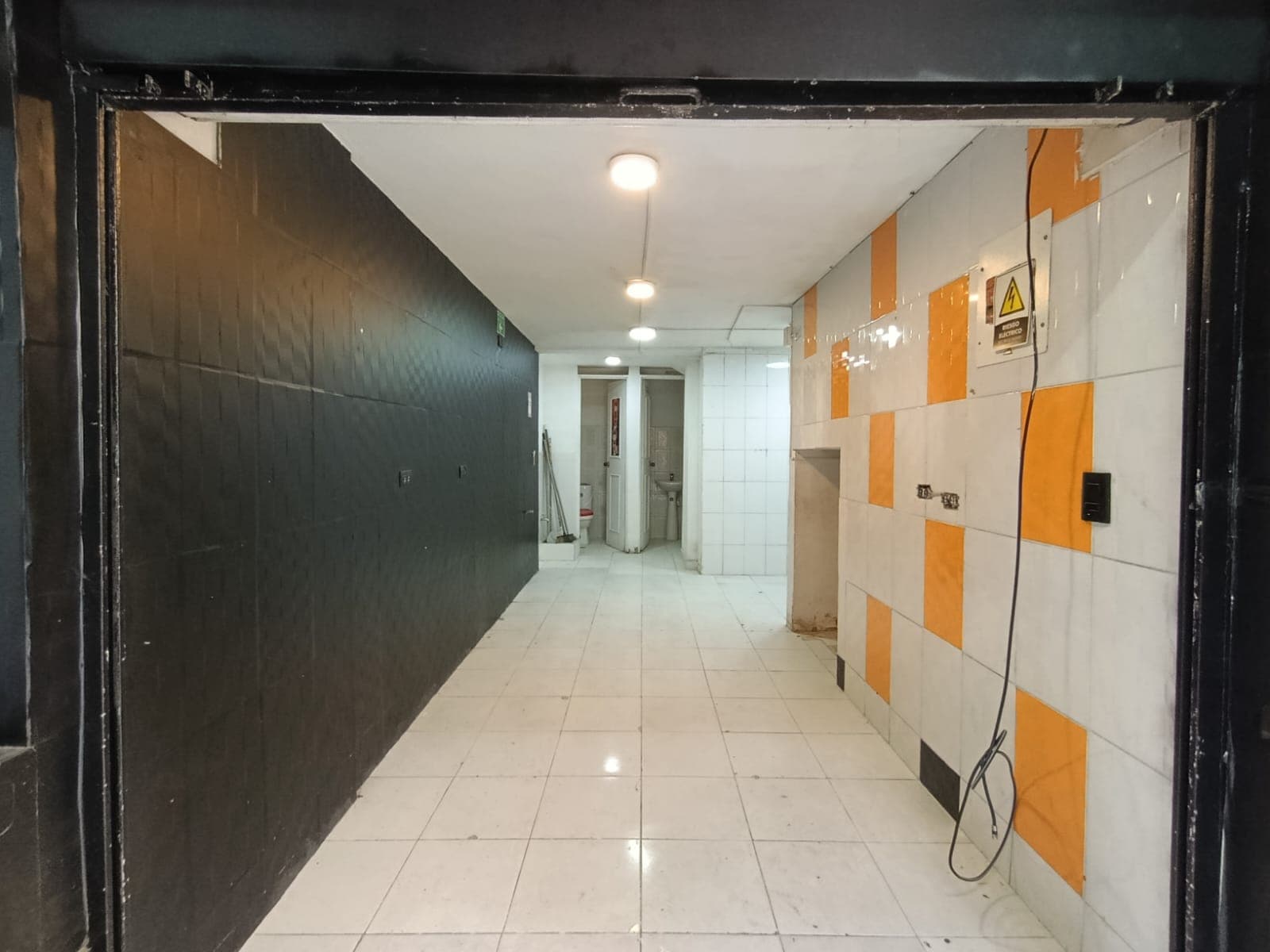 Local en arriendo en La Castellana, Laureles, Medellín — foto 3 de 10