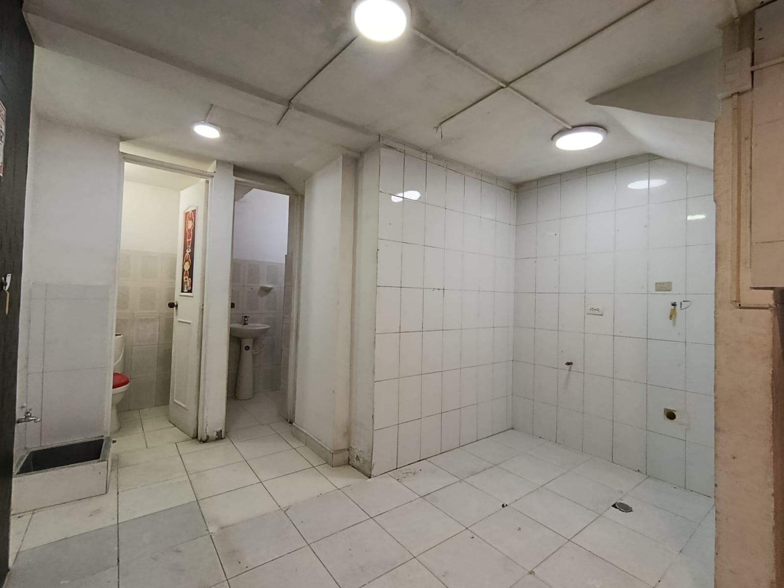 Local en arriendo en La Castellana, Laureles, Medellín — foto 5 de 10