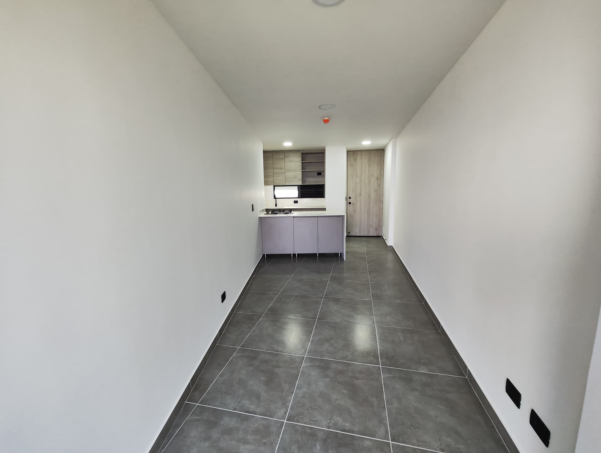 Apartaestudio en arriendo en Loma Del Escobero, Envigado — foto 1 de 12