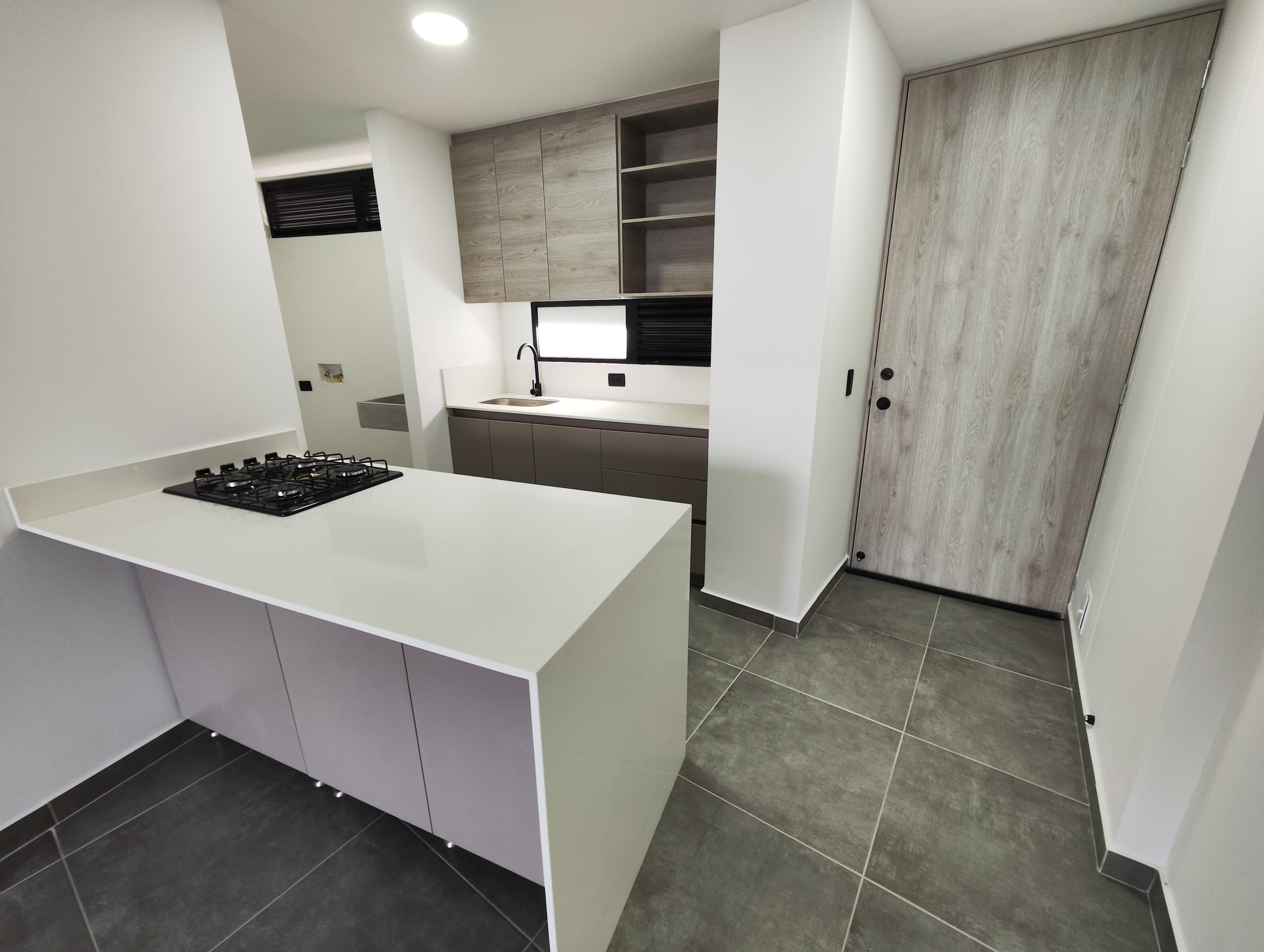 Apartaestudio en arriendo en Loma Del Escobero, Envigado — foto 2 de 12