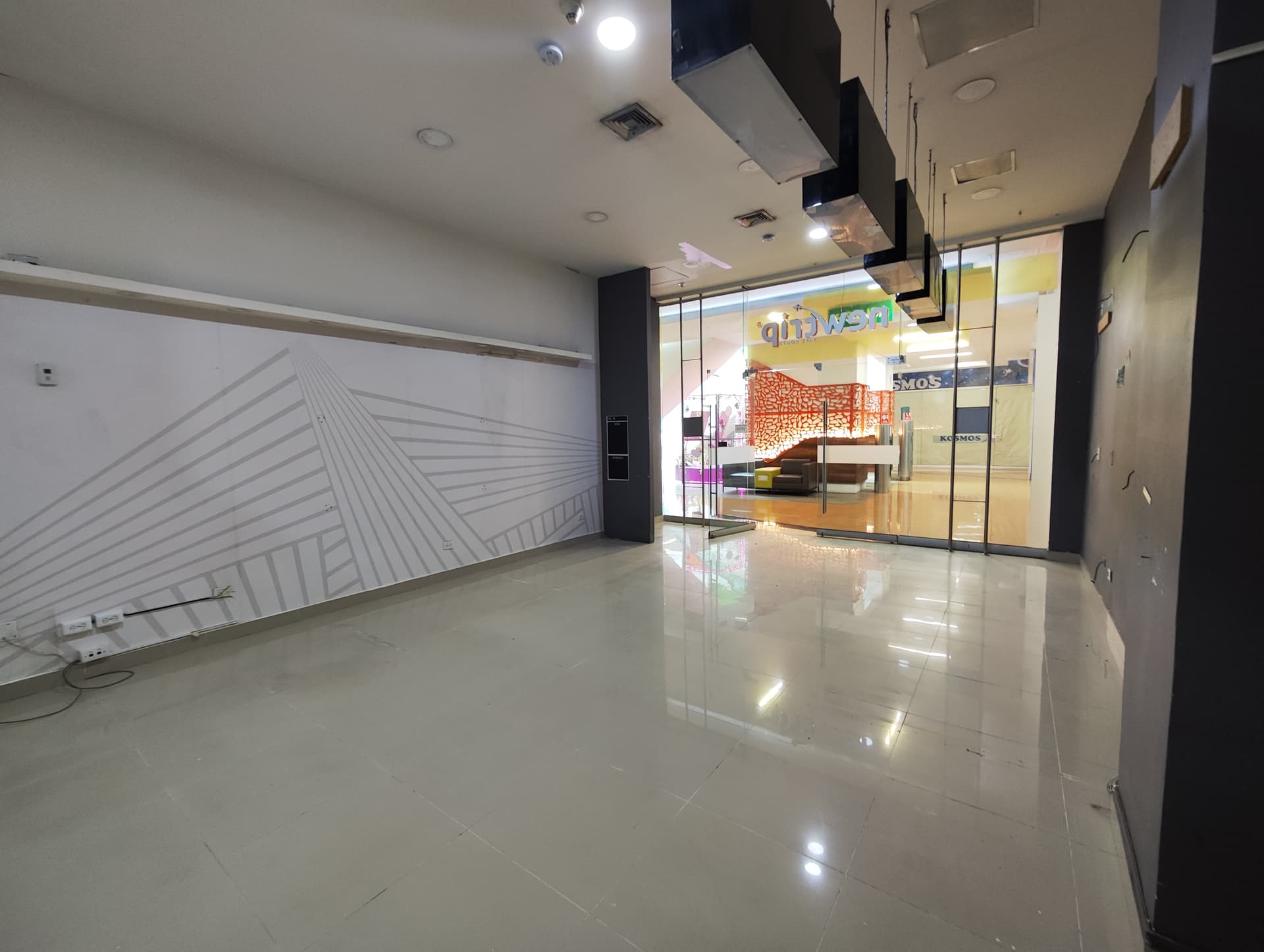 Local en arriendo en Perpetuo Socorro, Centro, Medellín — foto 1 de 12