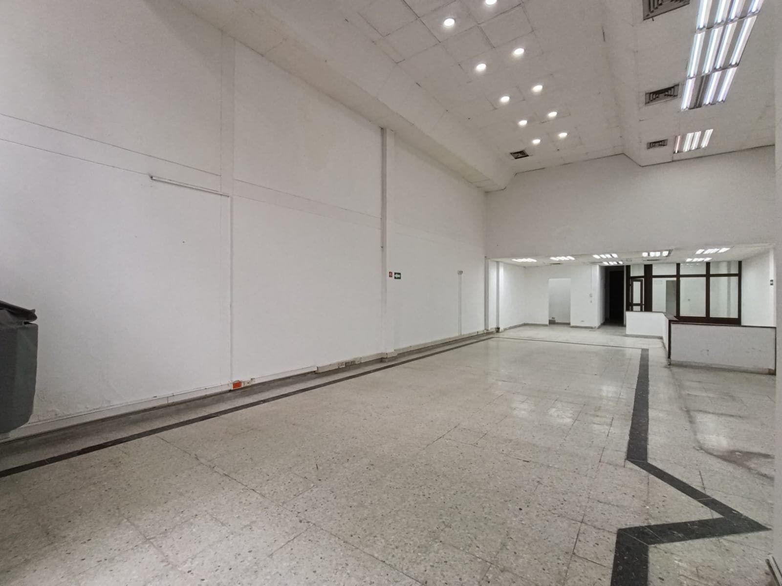 Local en arriendo en La Candelaria, Centro, Medellín — foto 3 de 20