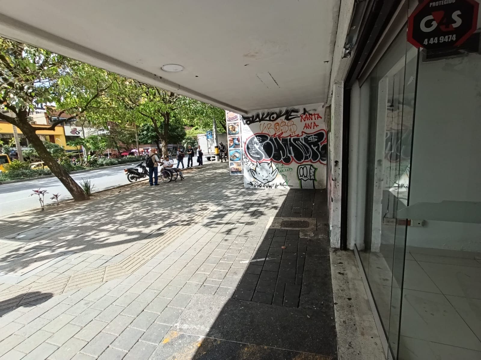 Local en arriendo en La Candelaria, Centro, Medellín — foto 1 de 12