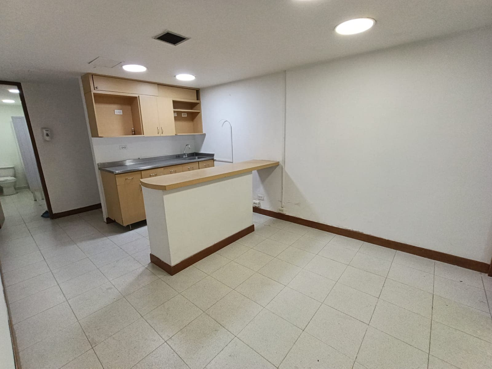 Local en arriendo en La Candelaria, Centro, Medellín — foto 4 de 12