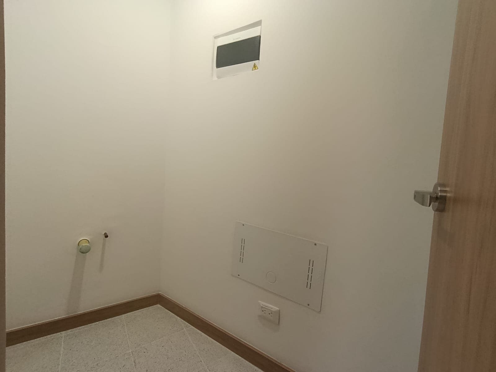 Consultorio en arriendo en El Velódromo, Laureles, Medellín — foto 2 de 15