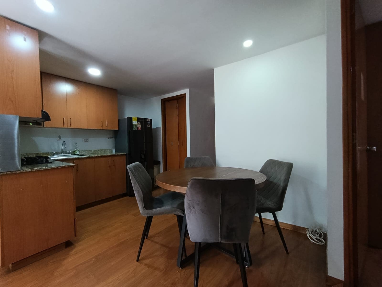 Apartamento en arriendo en Conquistadores, Laureles, Medellín — foto 1 de 16