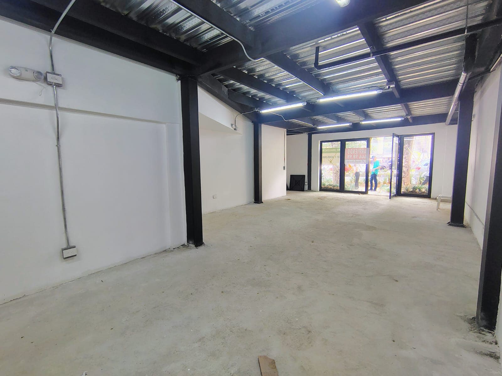 Local en arriendo en Laureles, Medellín — foto 1 de 13