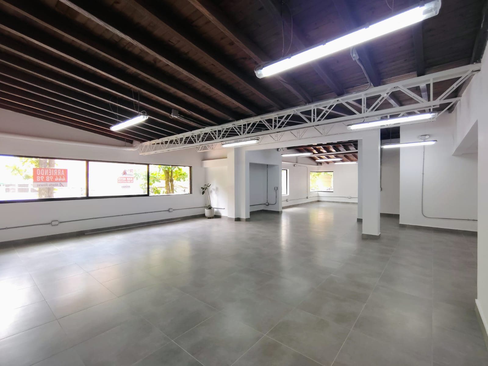 Oficina en arriendo en Laureles, Medellín — foto 2 de 18