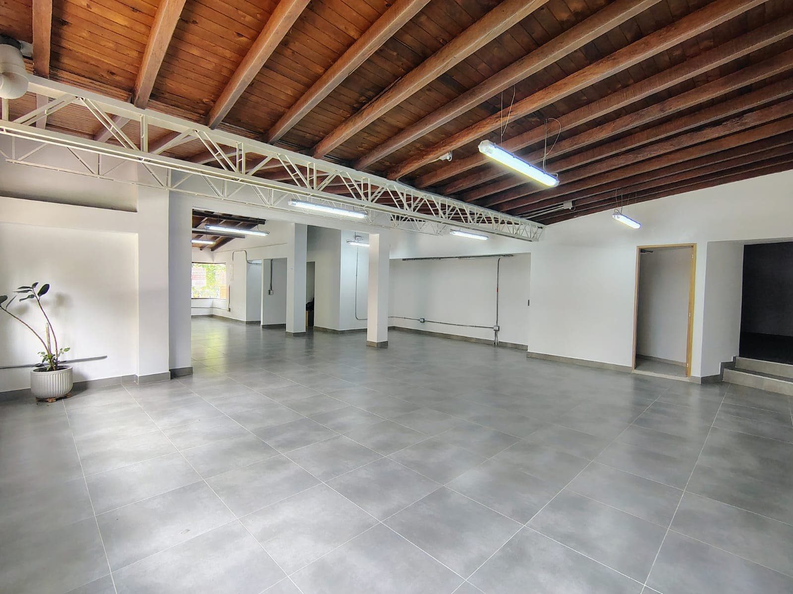 Oficina en arriendo en Laureles, Medellín — foto 4 de 18