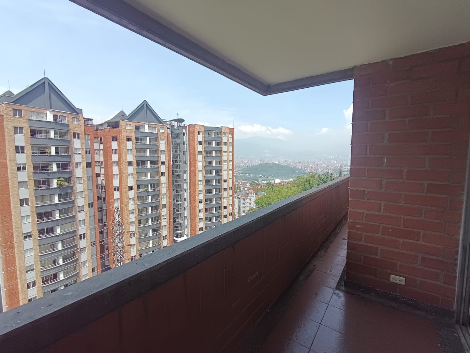 Apartamento en arriendo en Loma Del Indio, El Poblado, Medellín — foto 1 de 20