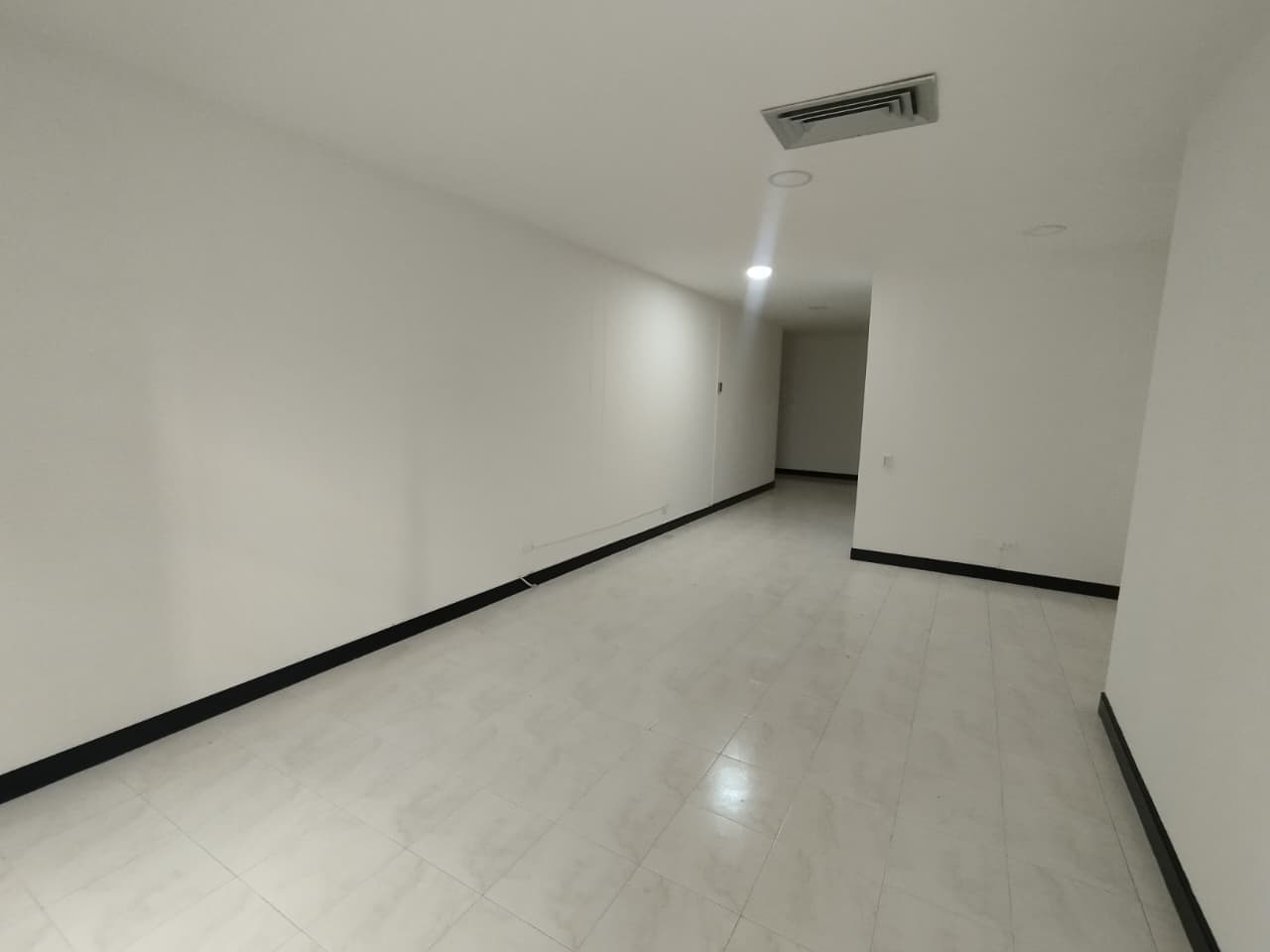 Oficina en arriendo en El Poblado, Medellín — foto 1 de 8
