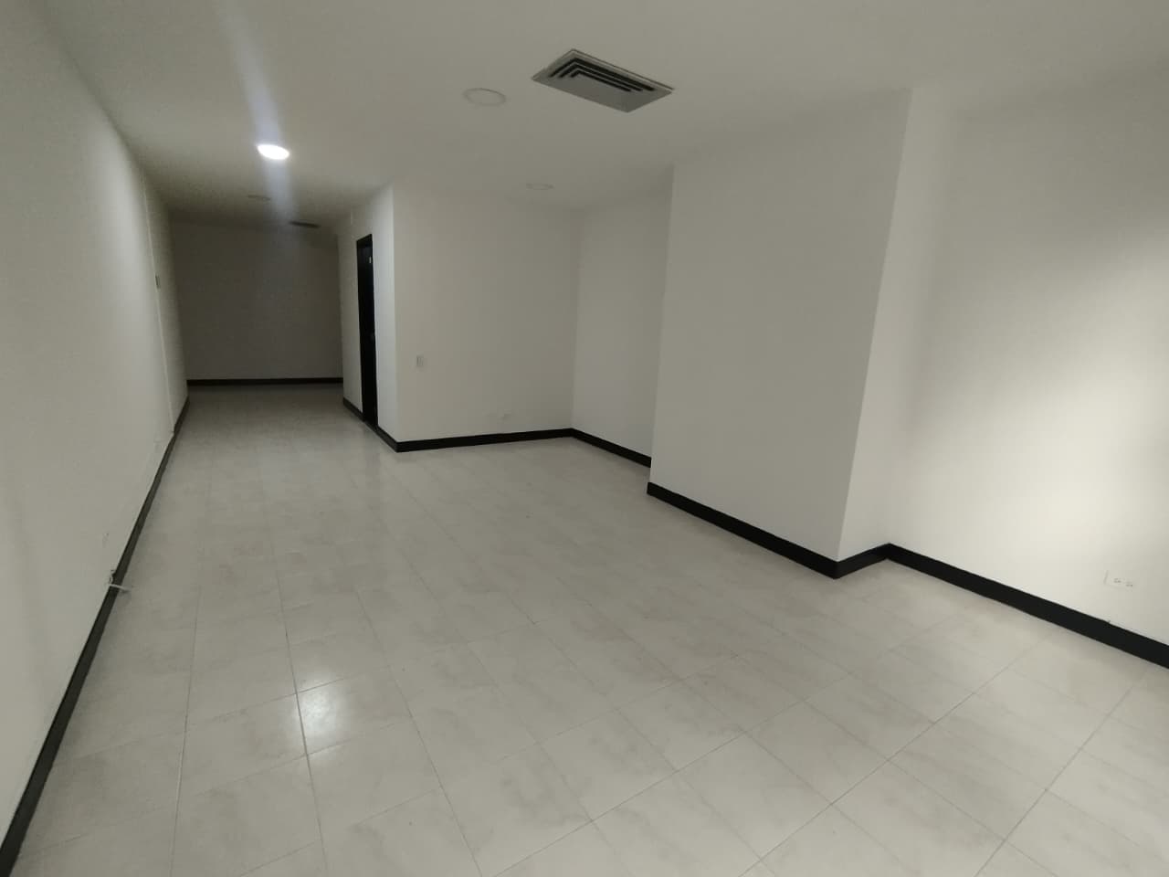 Oficina en arriendo en El Poblado, Medellín — foto 2 de 8