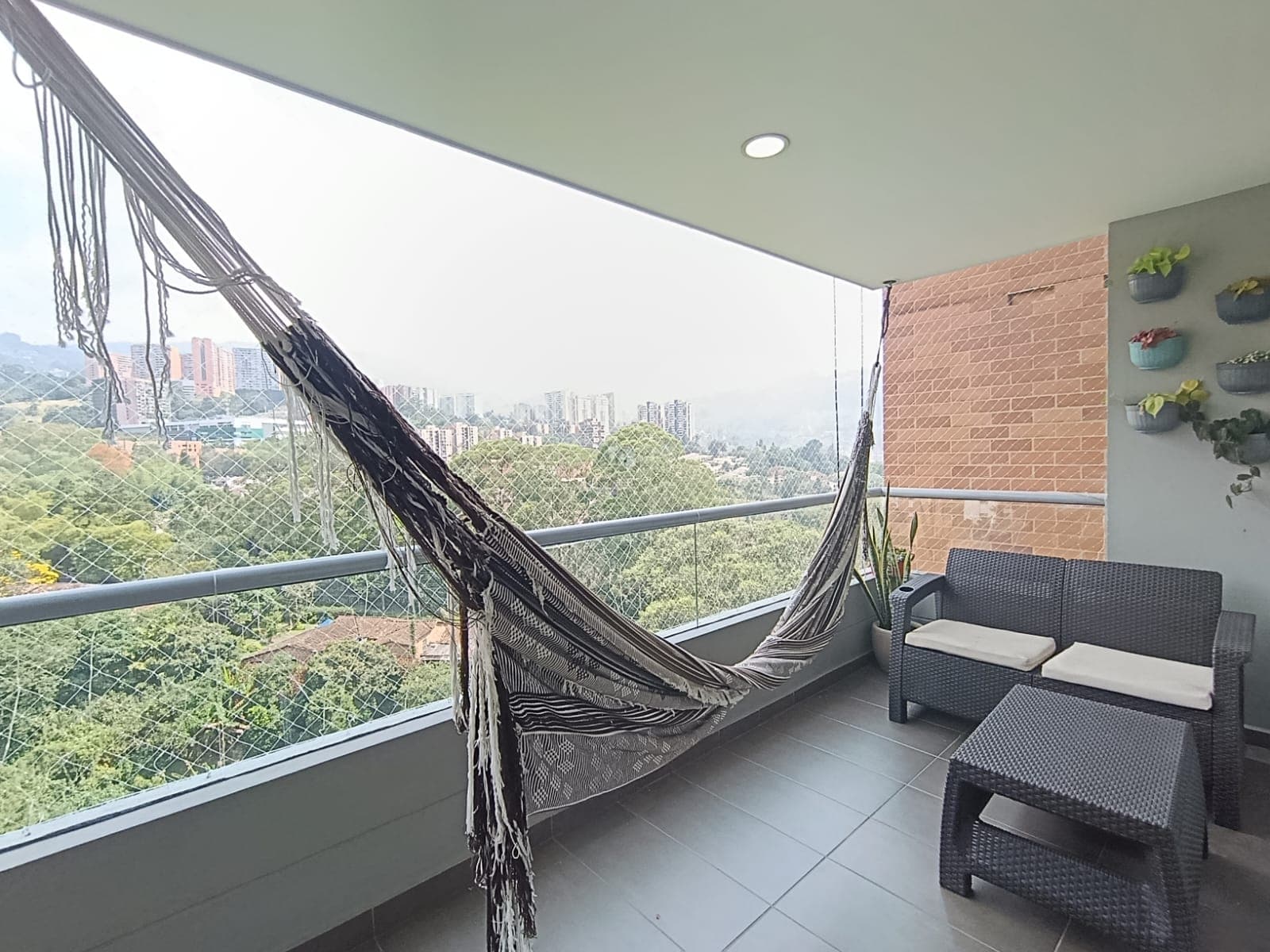 Apartamento en arriendo en Cumbres, Envigado — foto 1 de 20