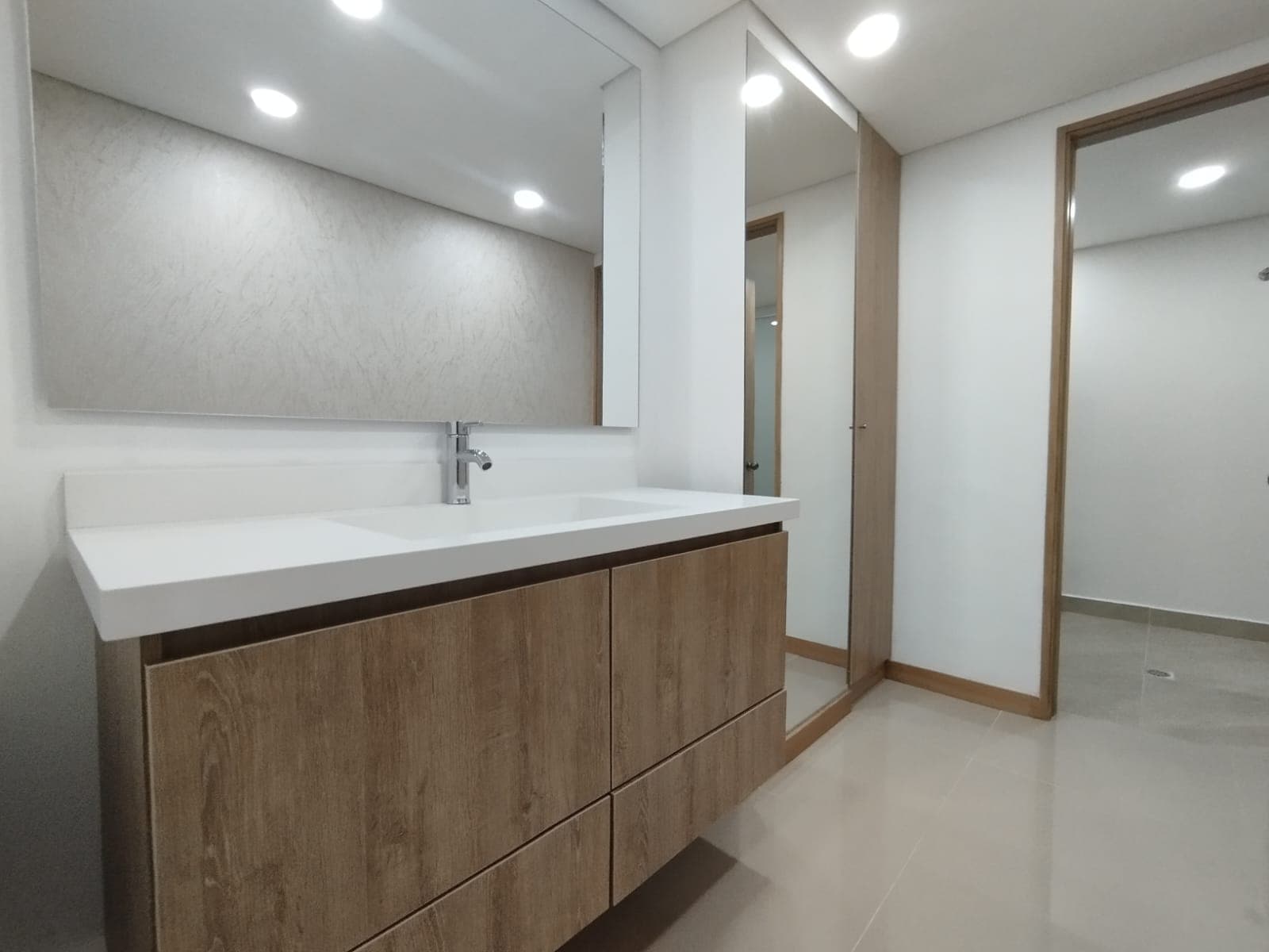 Apartamento en arriendo en Lalinde, El Poblado, Medellín — foto 2 de 20