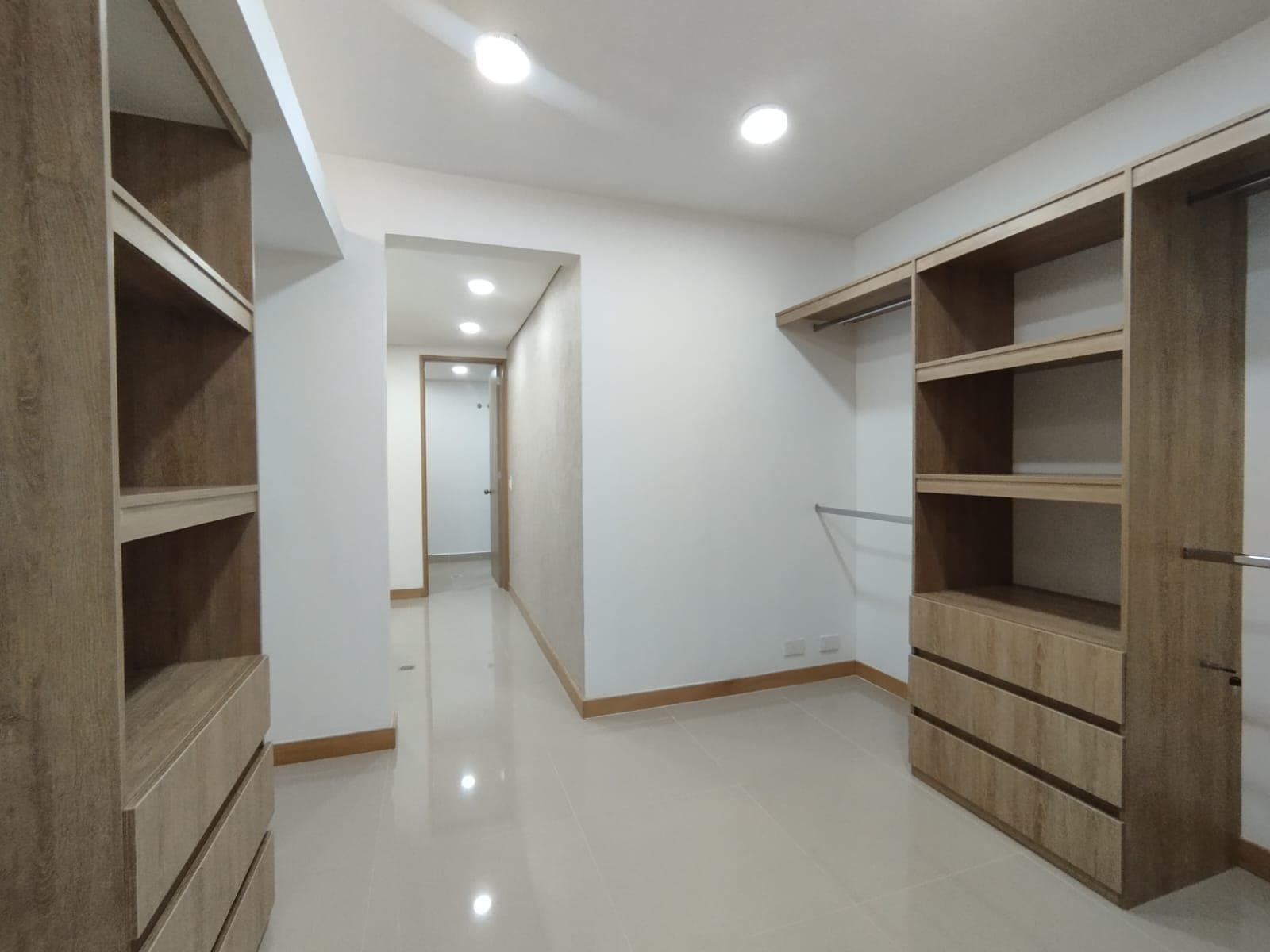 Apartamento en arriendo en Lalinde, El Poblado, Medellín — foto 4 de 20