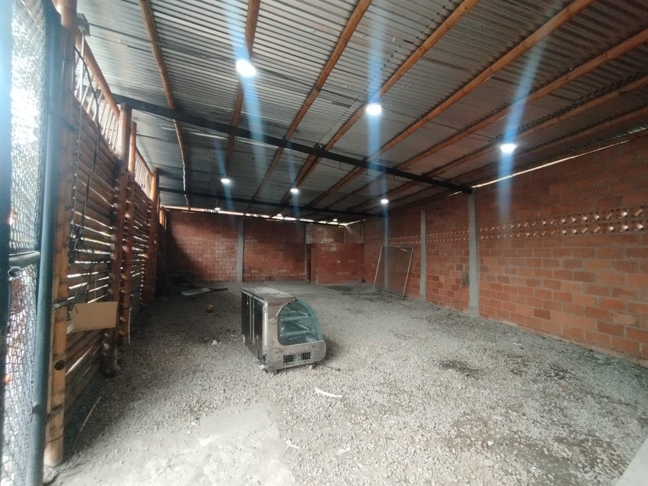 Local en arriendo en El Trapiche, Bello — foto 1 de 10