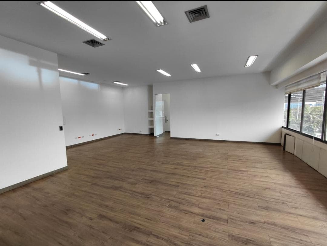 Oficina en arriendo en La Esmeralda, Itagui — foto 1 de 8