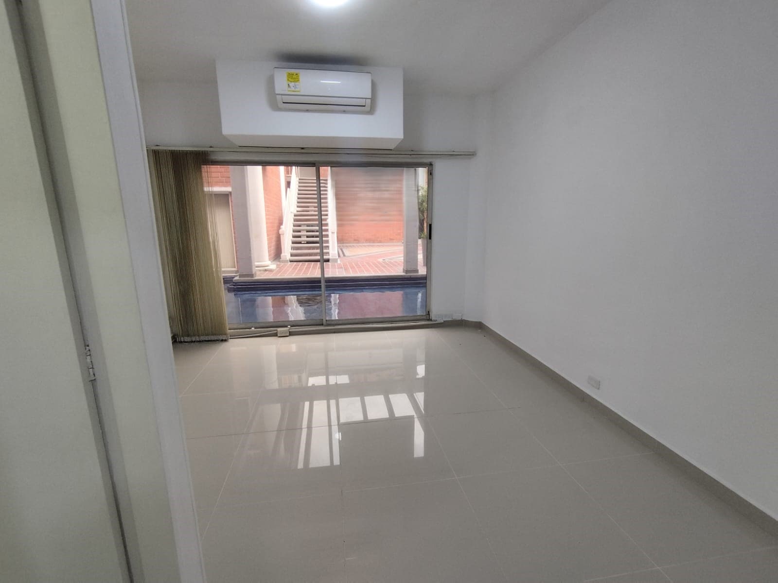 Oficina en arriendo en Aguacatala, El Poblado, Medellín — foto 1 de 10