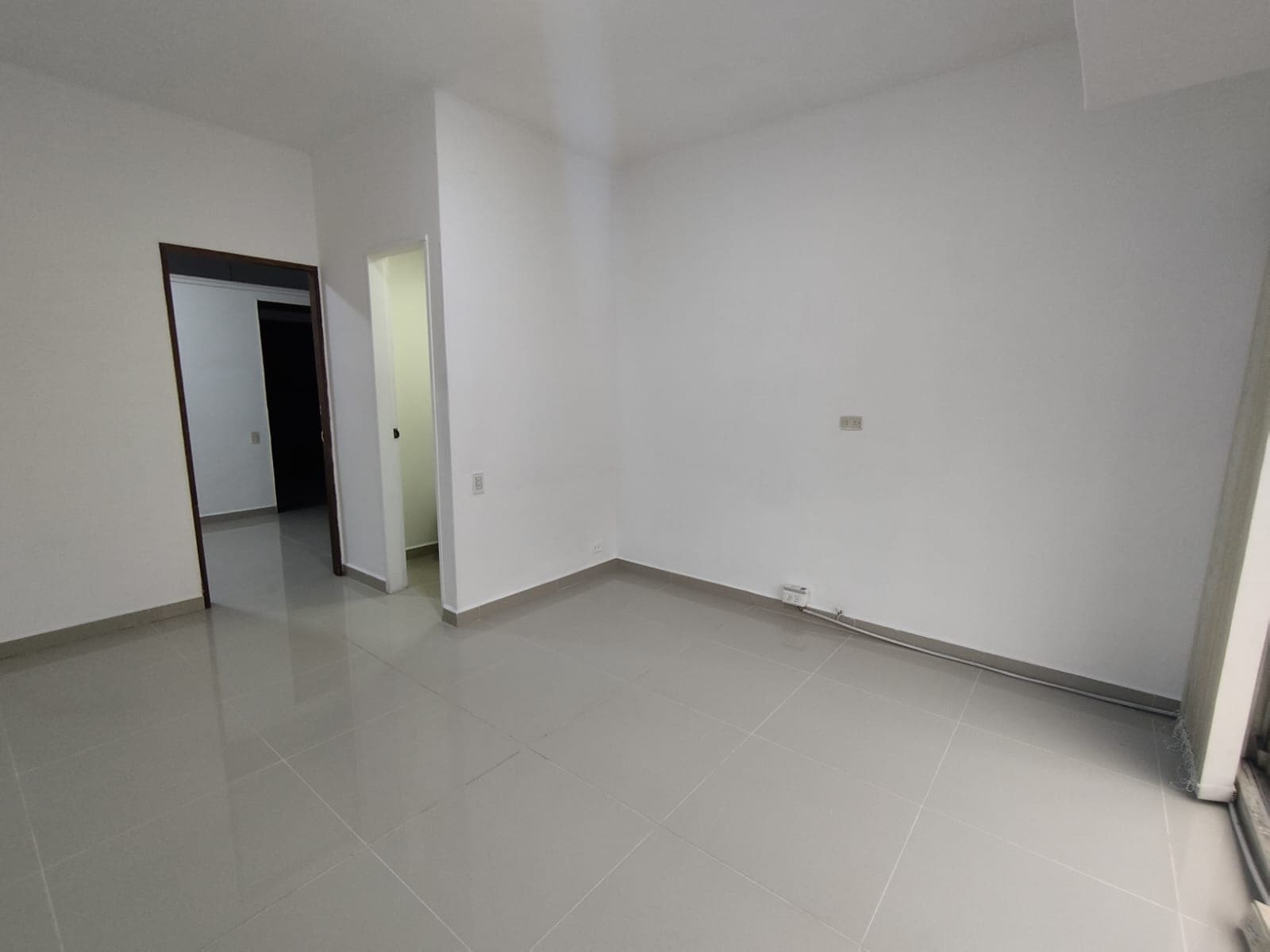 Oficina en arriendo en Aguacatala, El Poblado, Medellín — foto 4 de 10