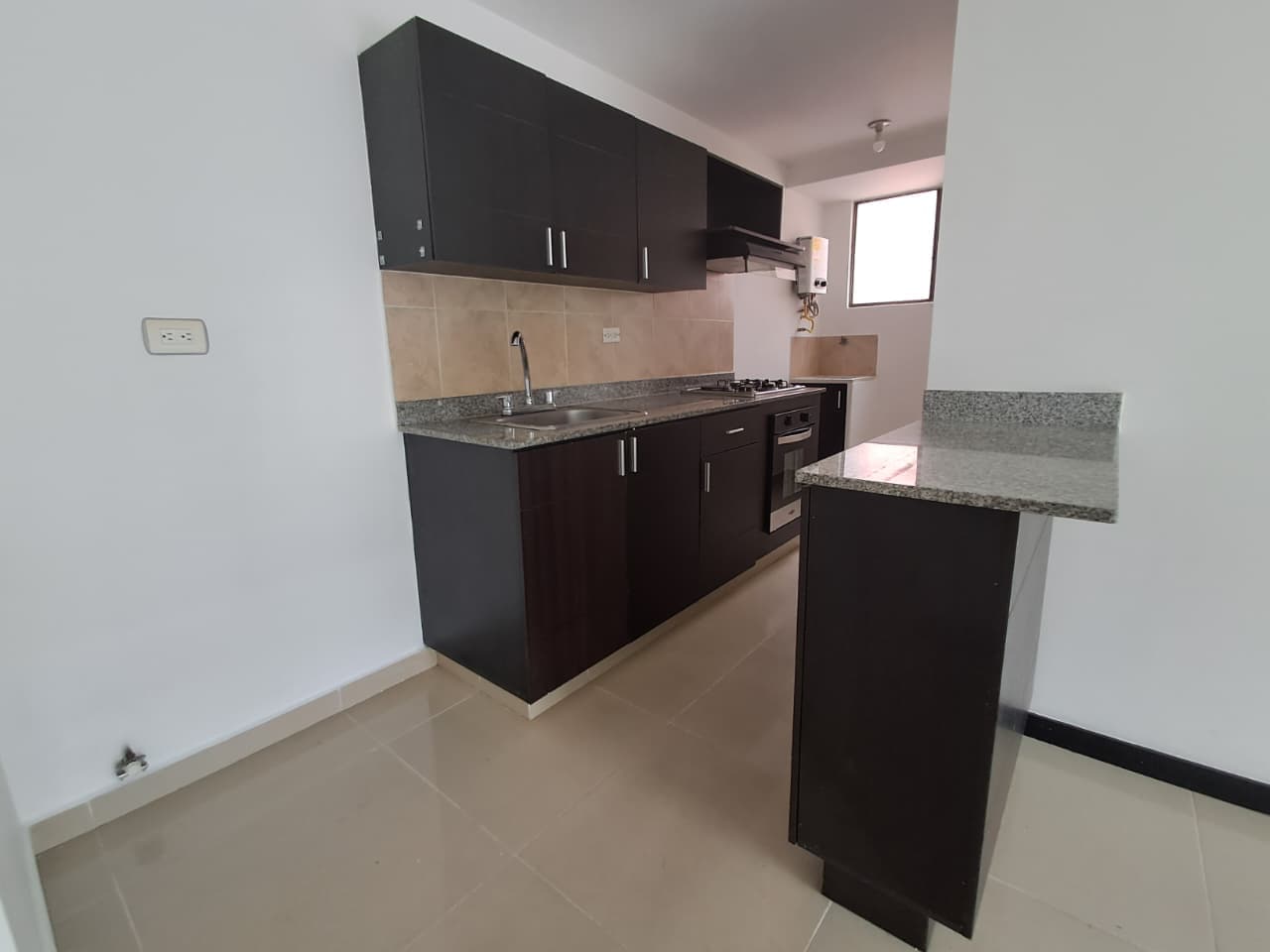 Apartamento en arriendo en Los Balsos, El Poblado, Medellín — foto 2 de 20
