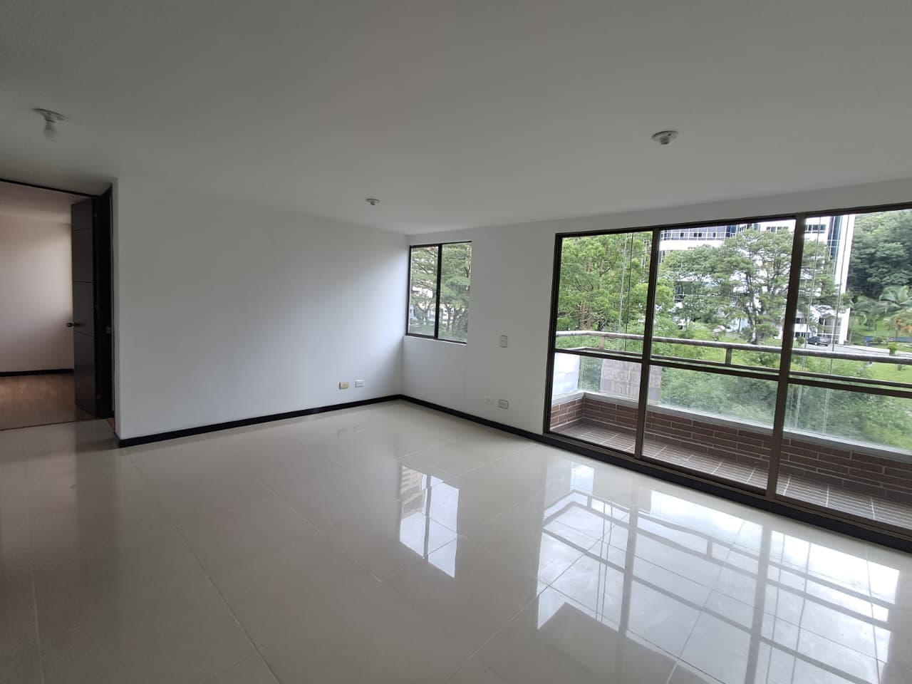 Apartamento en arriendo en Los Balsos, El Poblado, Medellín — foto 4 de 20