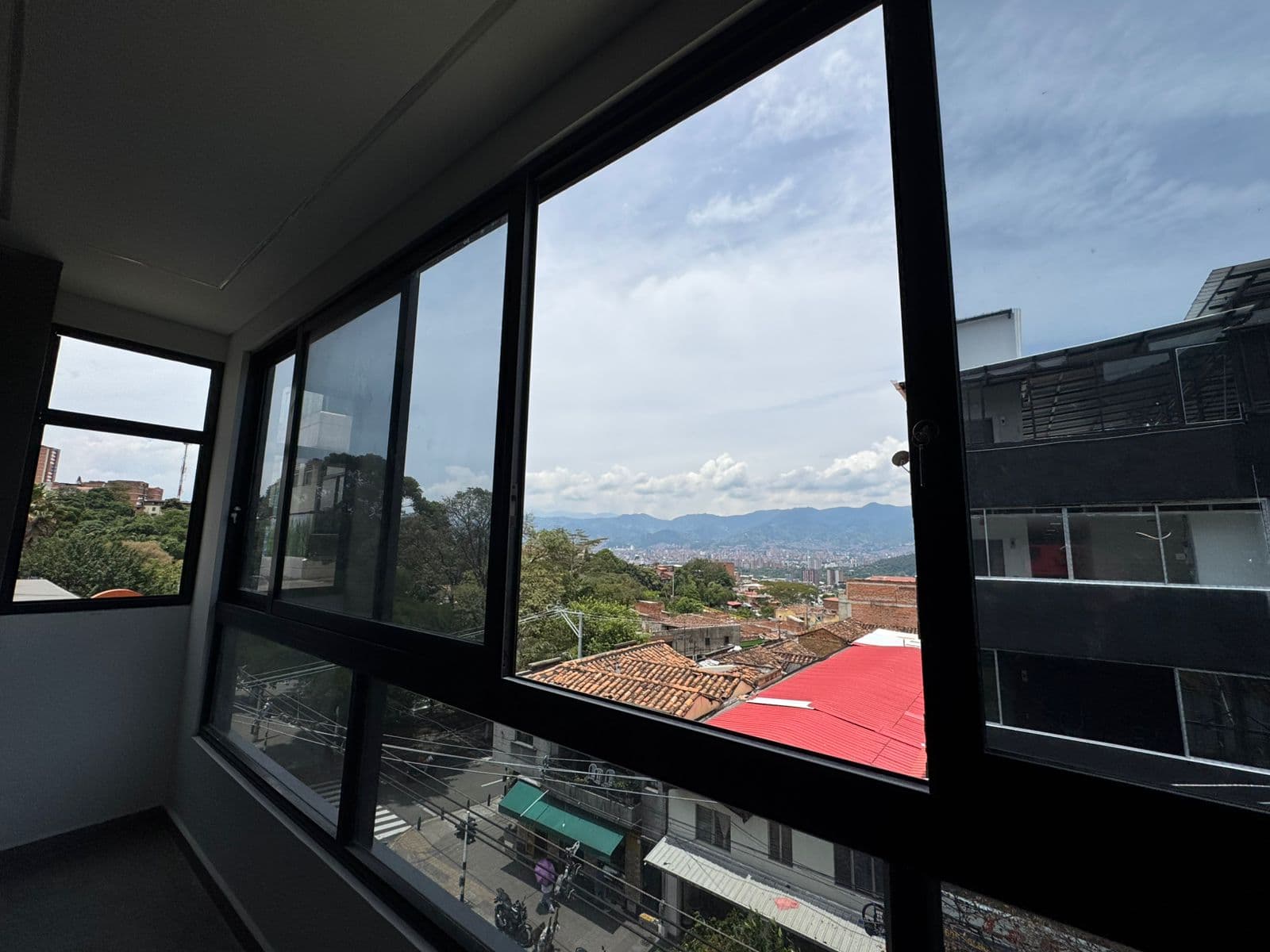 Local en arriendo en Manrique Central, Centro, Medellín — foto 3 de 18
