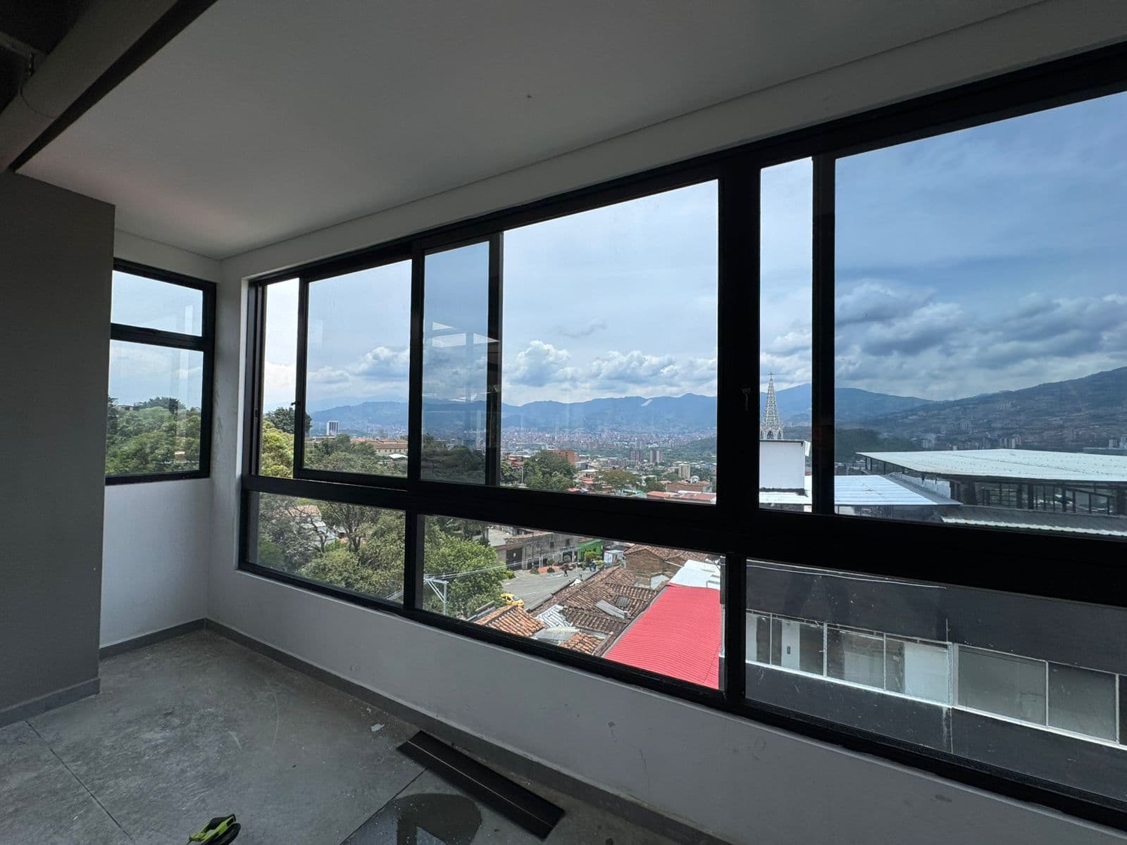 Local en arriendo en Manrique Central, Centro, Medellín — foto 2 de 18