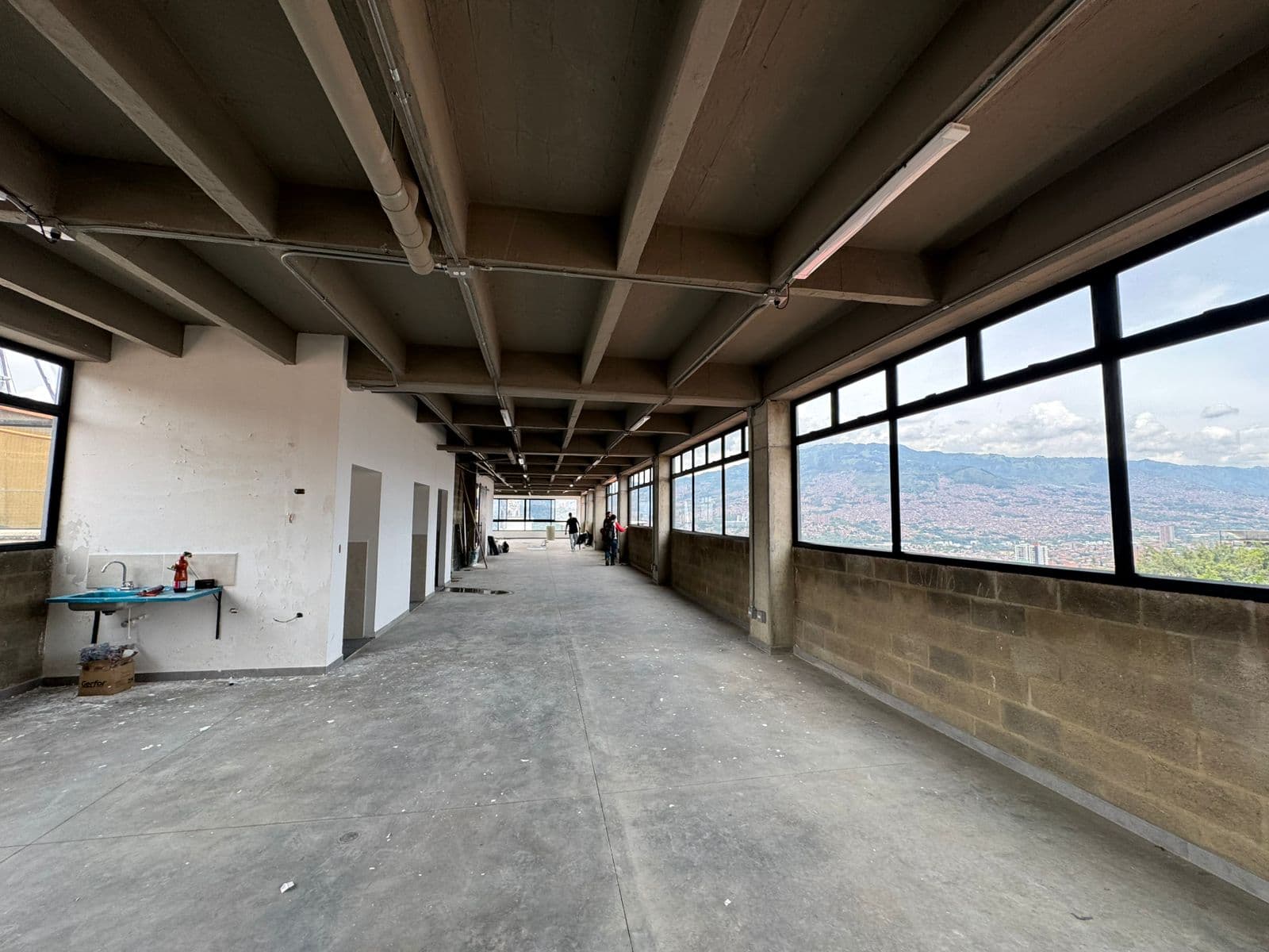 Local en arriendo en Manrique Central, Centro, Medellín — foto 3 de 18